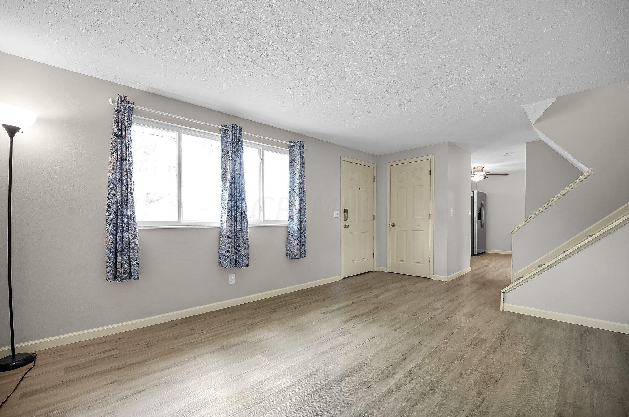 991 Wedgewood Dr, Columbus OH  43228-3142 exterior