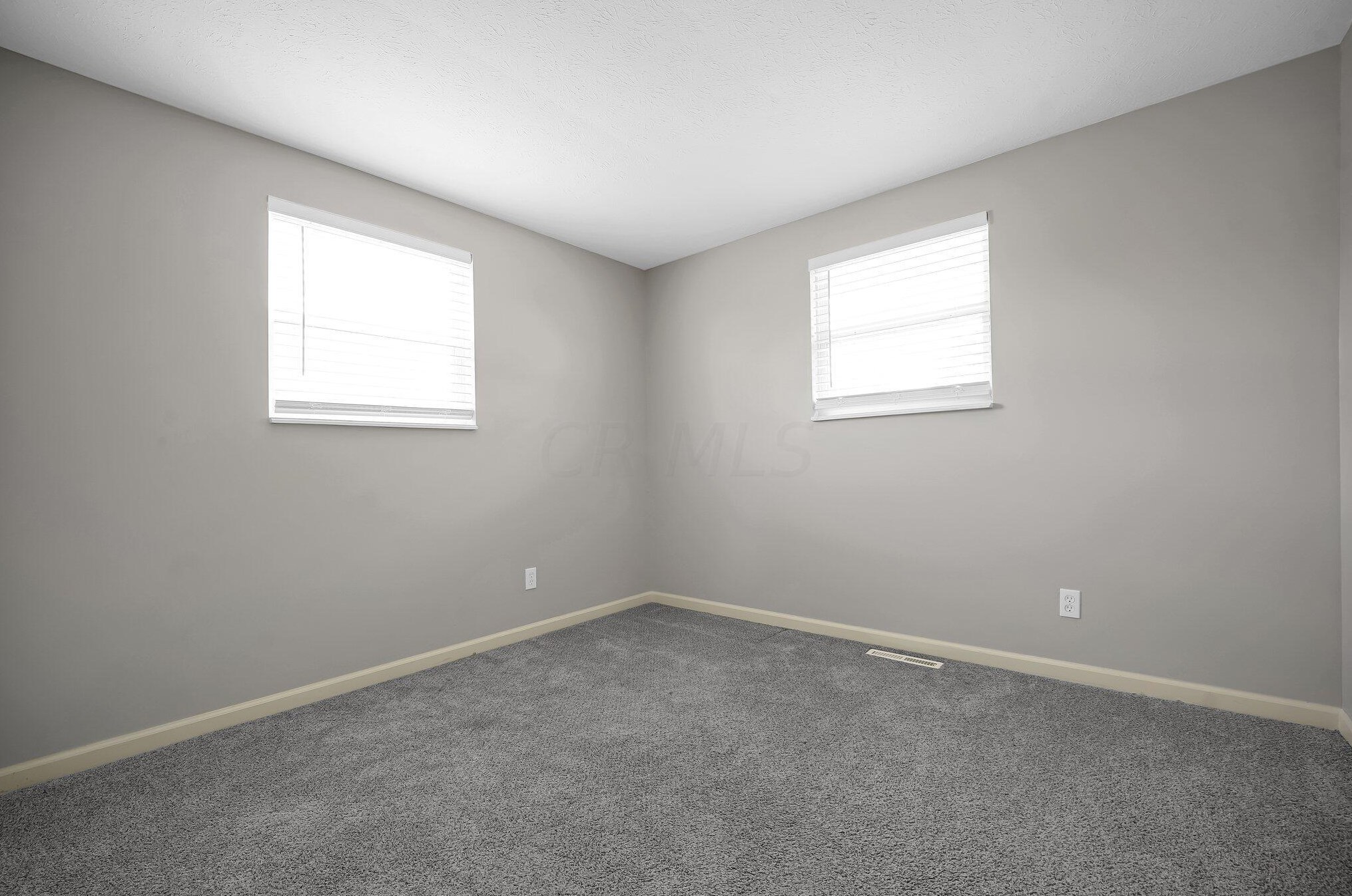 991 Wedgewood Dr, Columbus OH  43228-3142 exterior