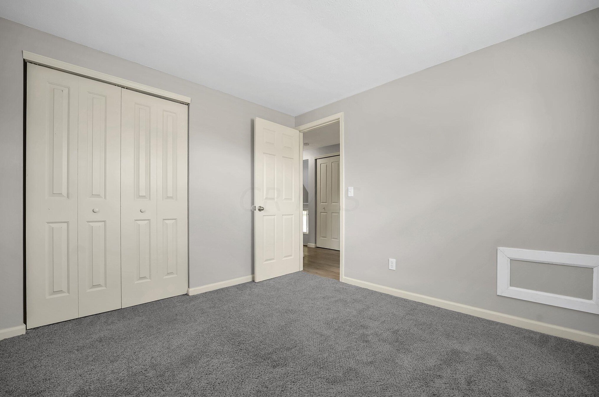 991 Wedgewood Dr, Columbus OH  43228-3142 exterior