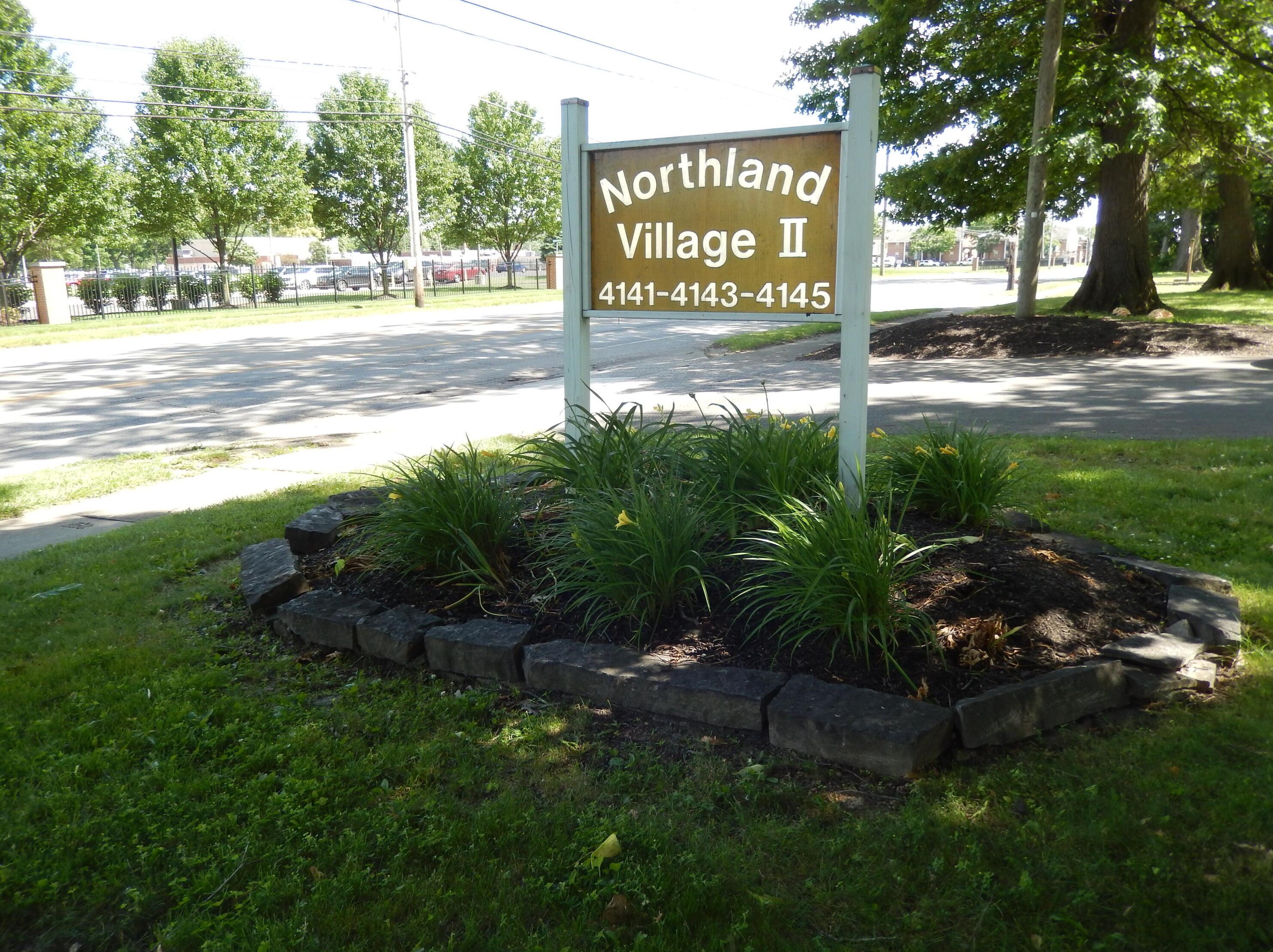 4141 Karl Rd, Columbus OH  43224-6003 exterior