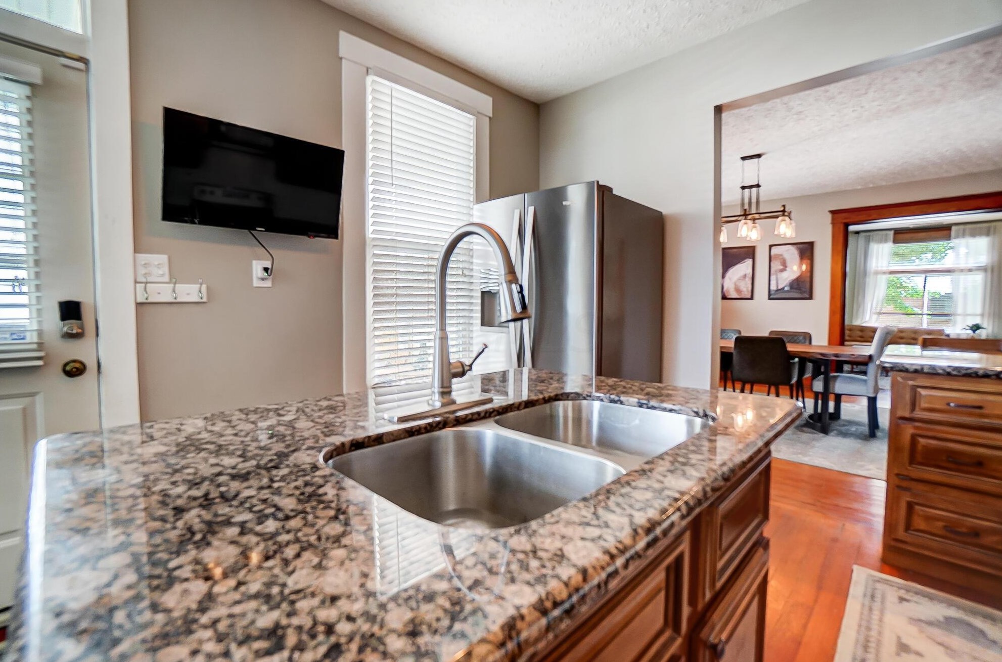 364 Reinhard Ave, Columbus OH  43206-2757 exterior