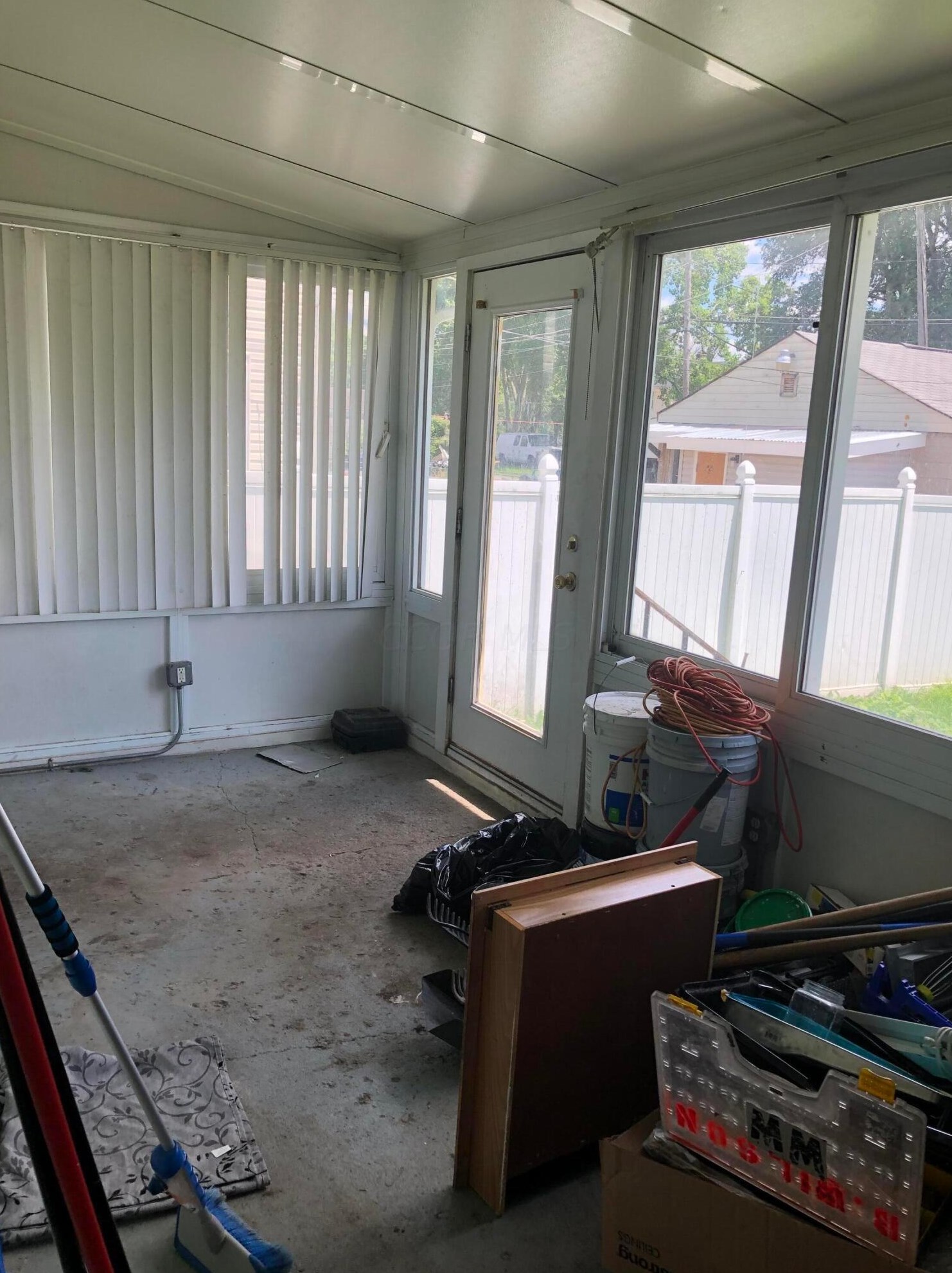 939 17th Ave, Columbus OH  43211-2438 exterior