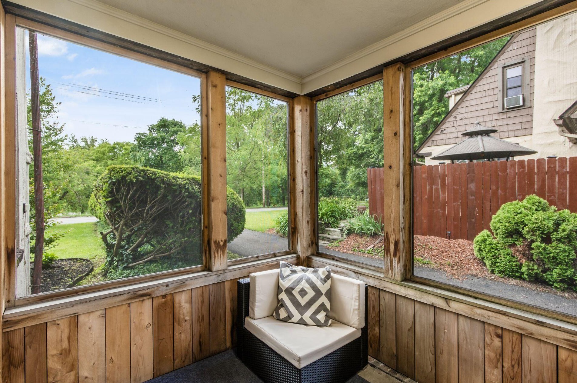 241 Nelson Rd, Columbus OH 43205-3301 exterior