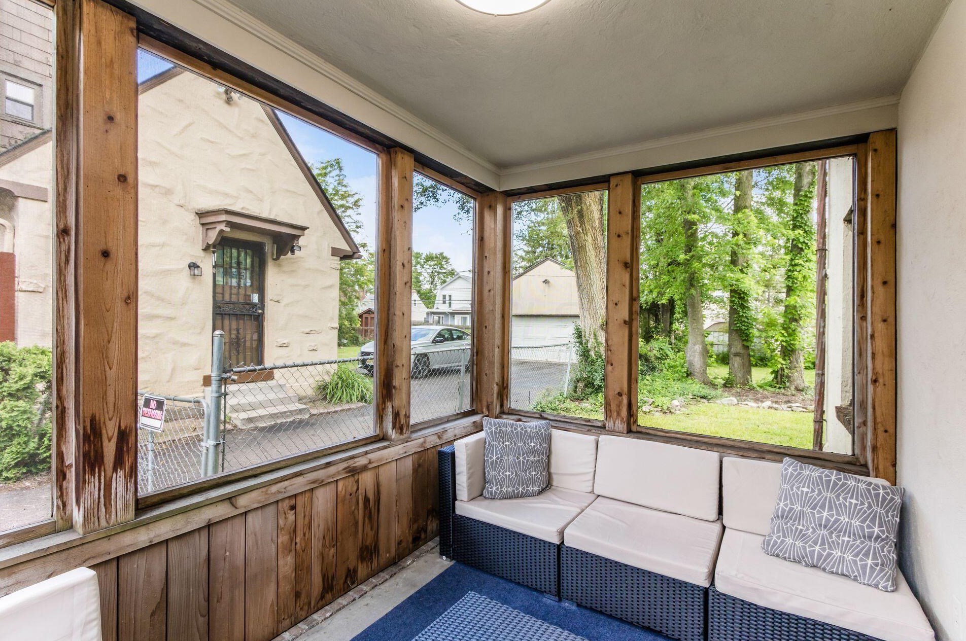 241 Nelson Rd, Columbus OH 43205-3301 exterior