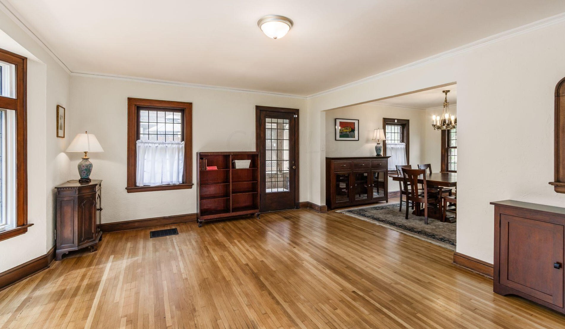 241 Nelson Rd, Columbus OH 43205-3301 exterior