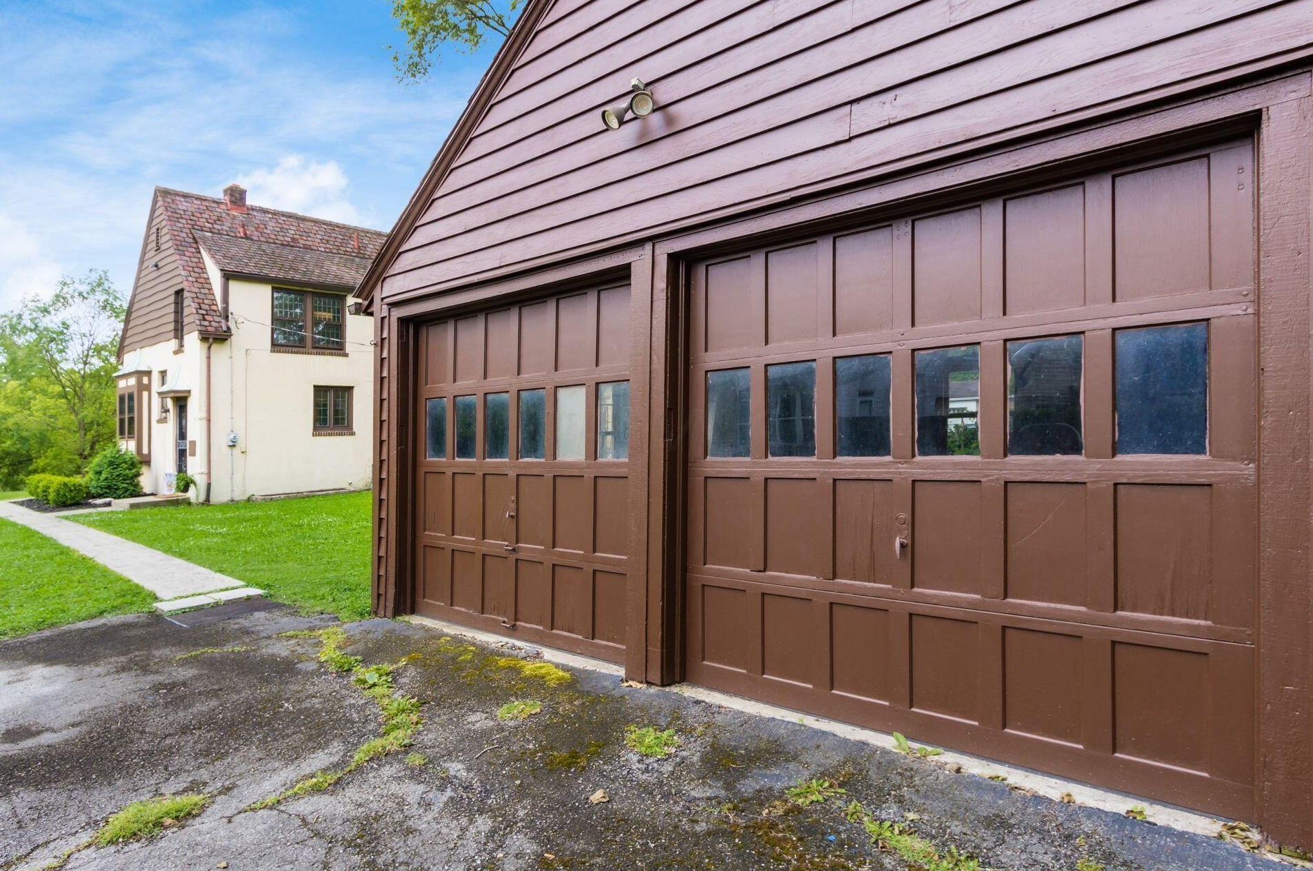 241 Nelson Rd, Columbus OH 43205-3301 exterior