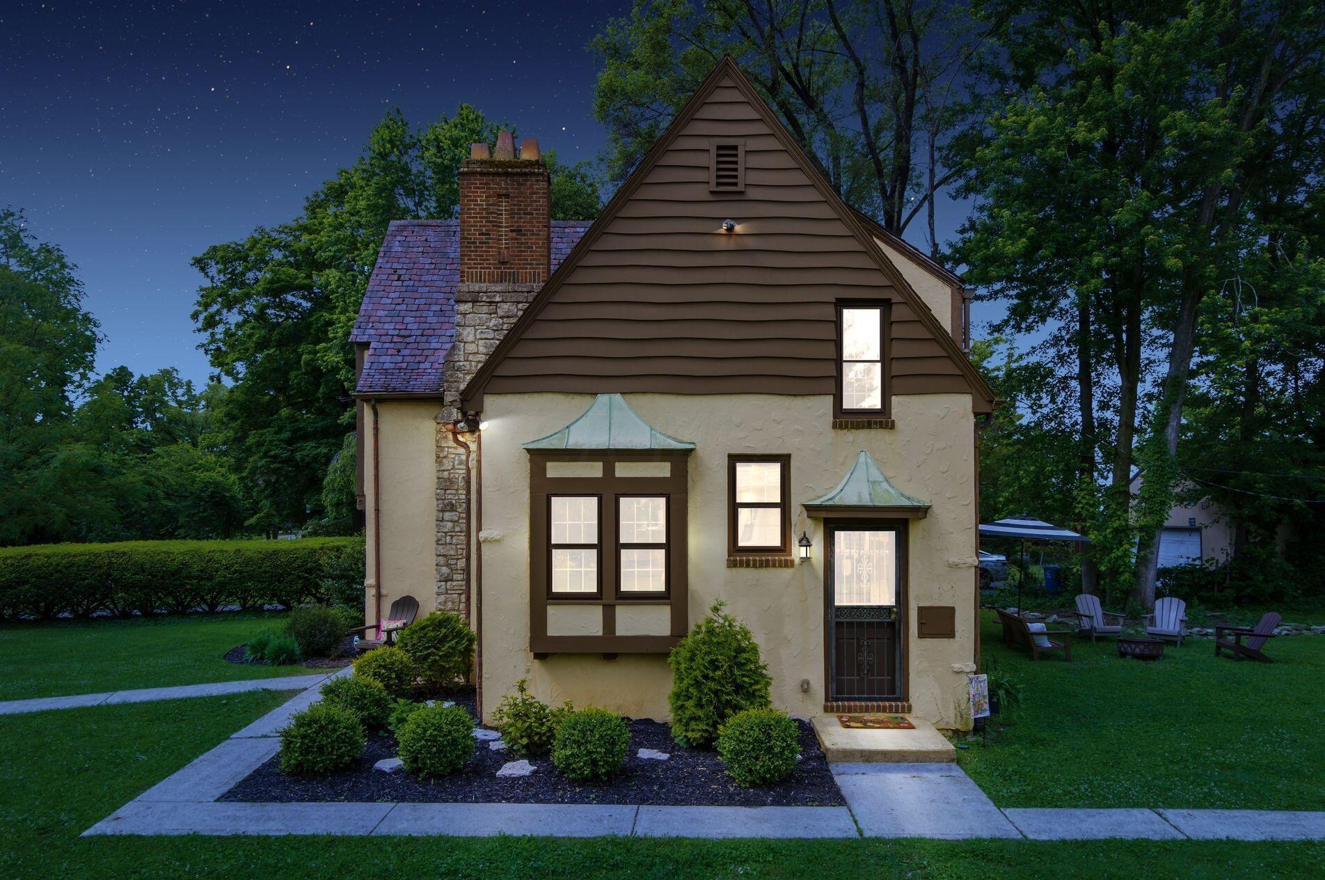 241 Nelson Rd, Columbus OH 43205-3301 exterior