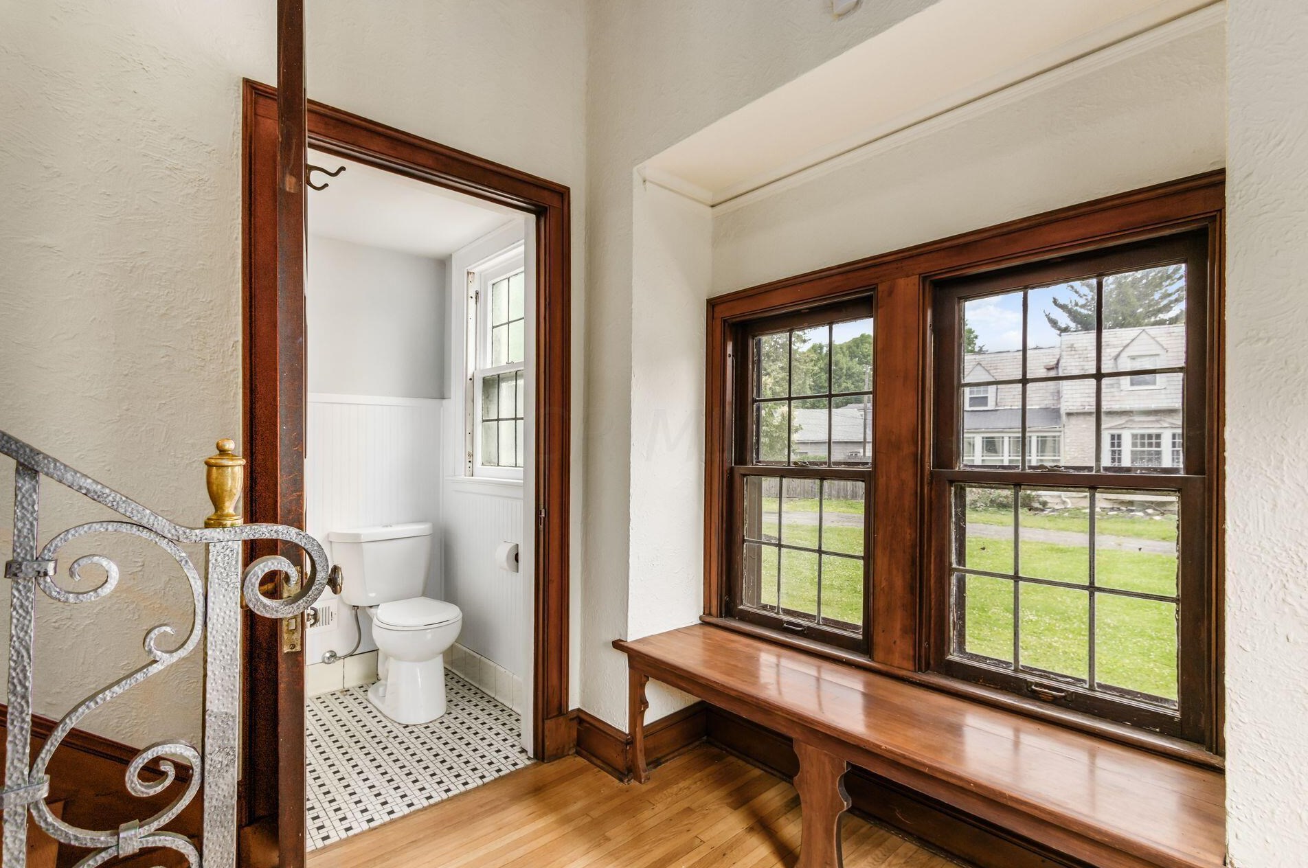 241 Nelson Rd, Columbus OH 43205-3301 exterior