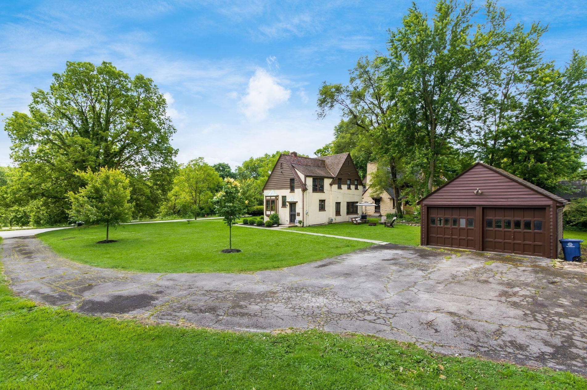 241 Nelson Rd, Columbus OH 43205-3301 exterior