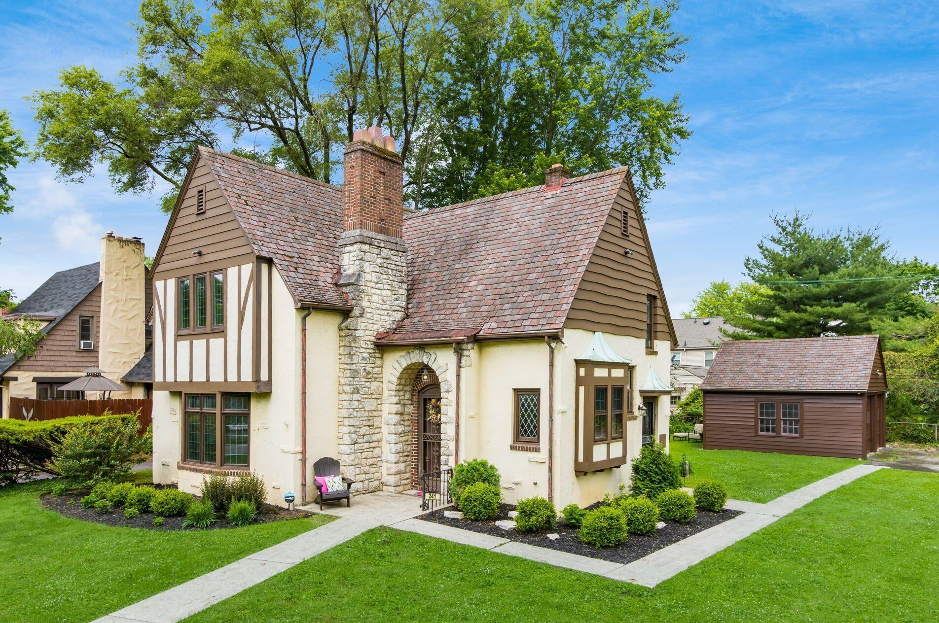 241 Nelson Rd, Columbus OH 43205-3301 exterior