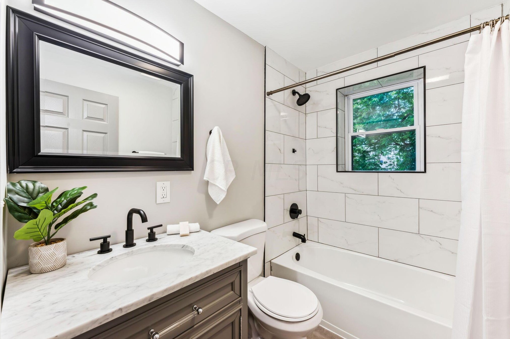 337 Linwood Ave, Columbus OH 43207-1430 exterior