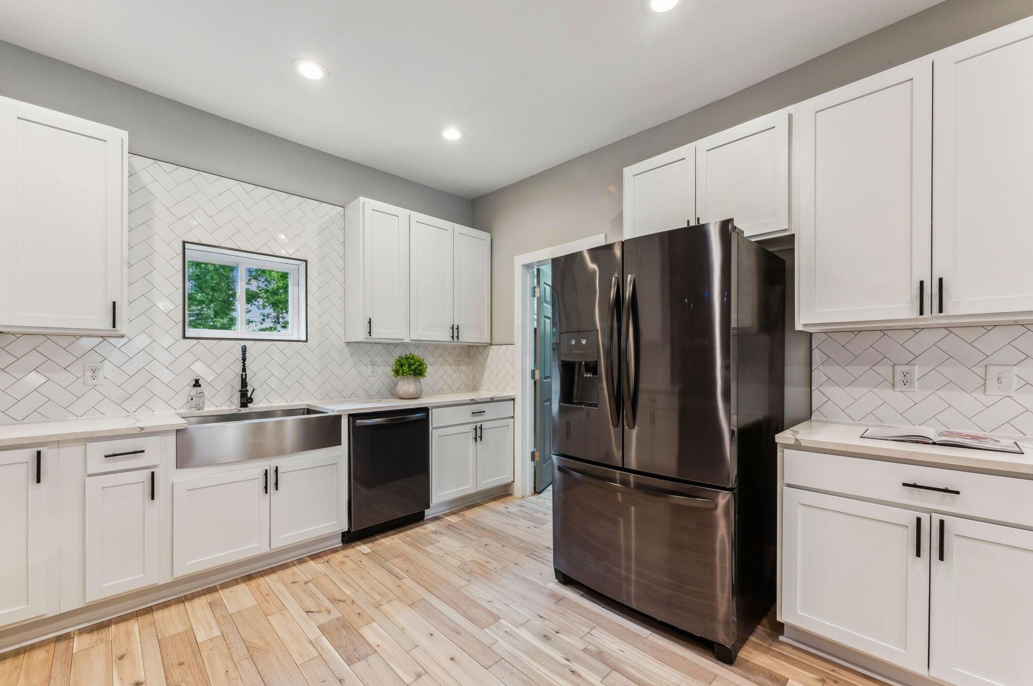 337 Linwood Ave, Columbus OH 43207-1430 exterior