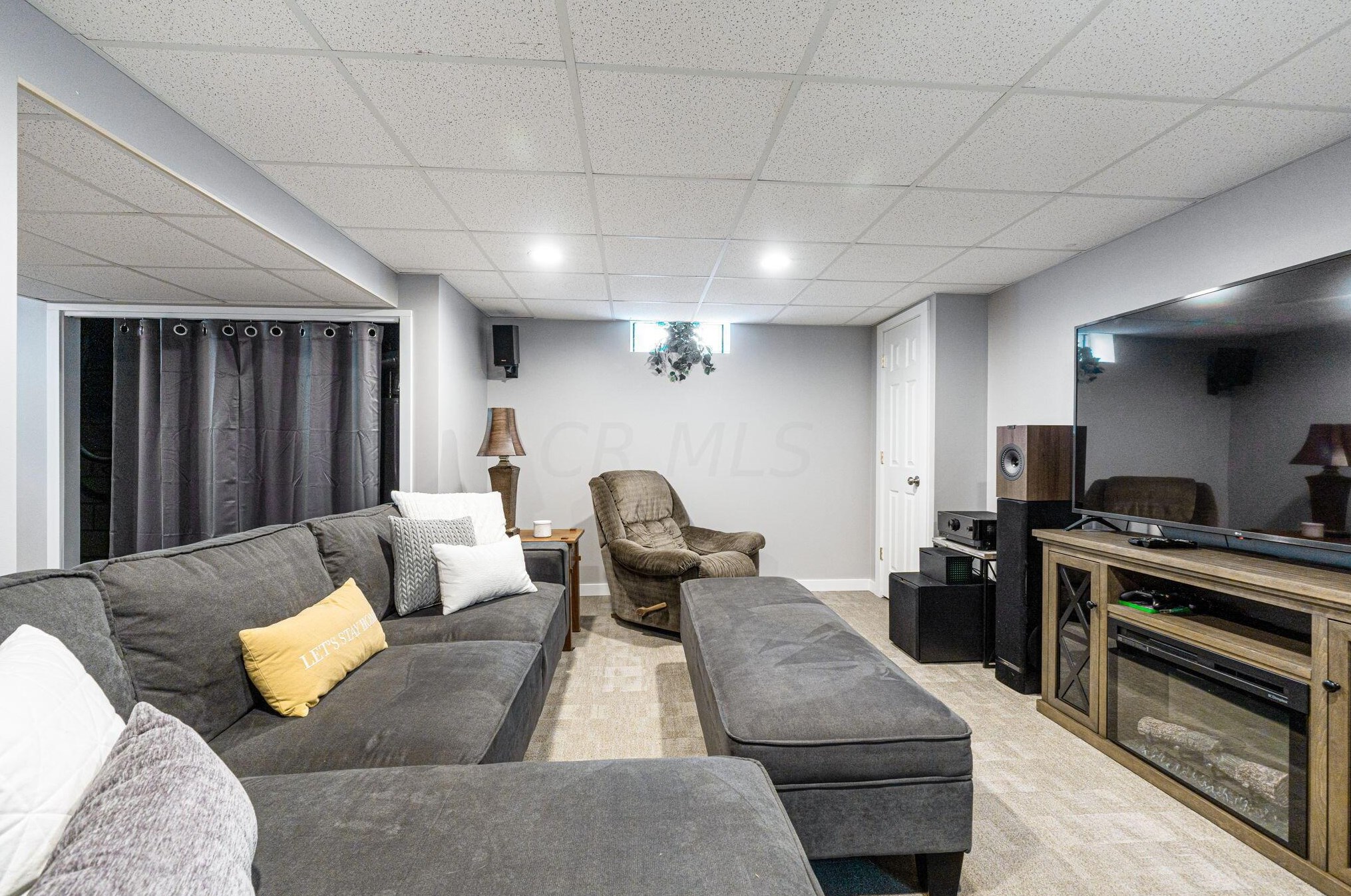 6232 Pinefield Dr, Hilliard OH  43026-7705 exterior