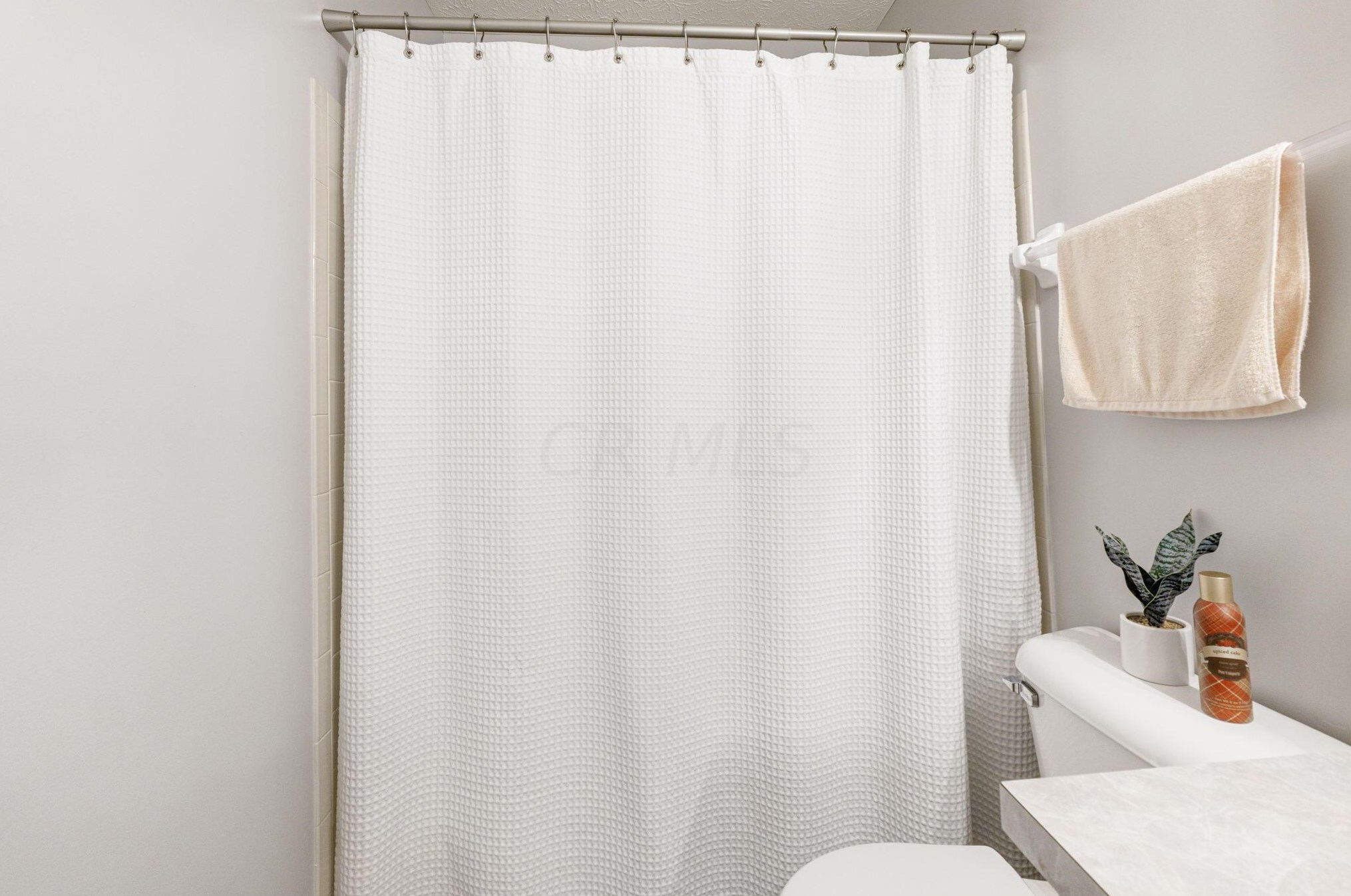 6232 Pinefield Dr, Hilliard OH  43026-7705 exterior