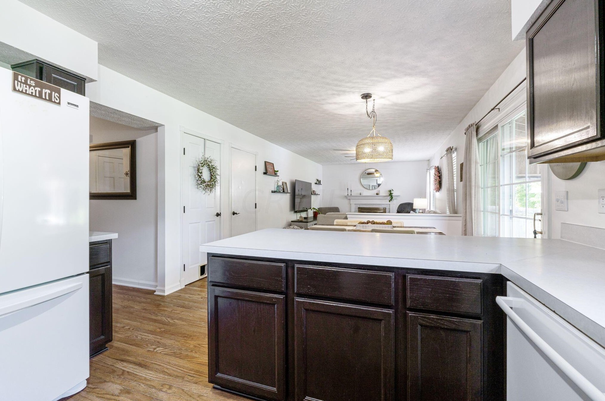 6232 Pinefield Dr, Hilliard OH  43026-7705 exterior