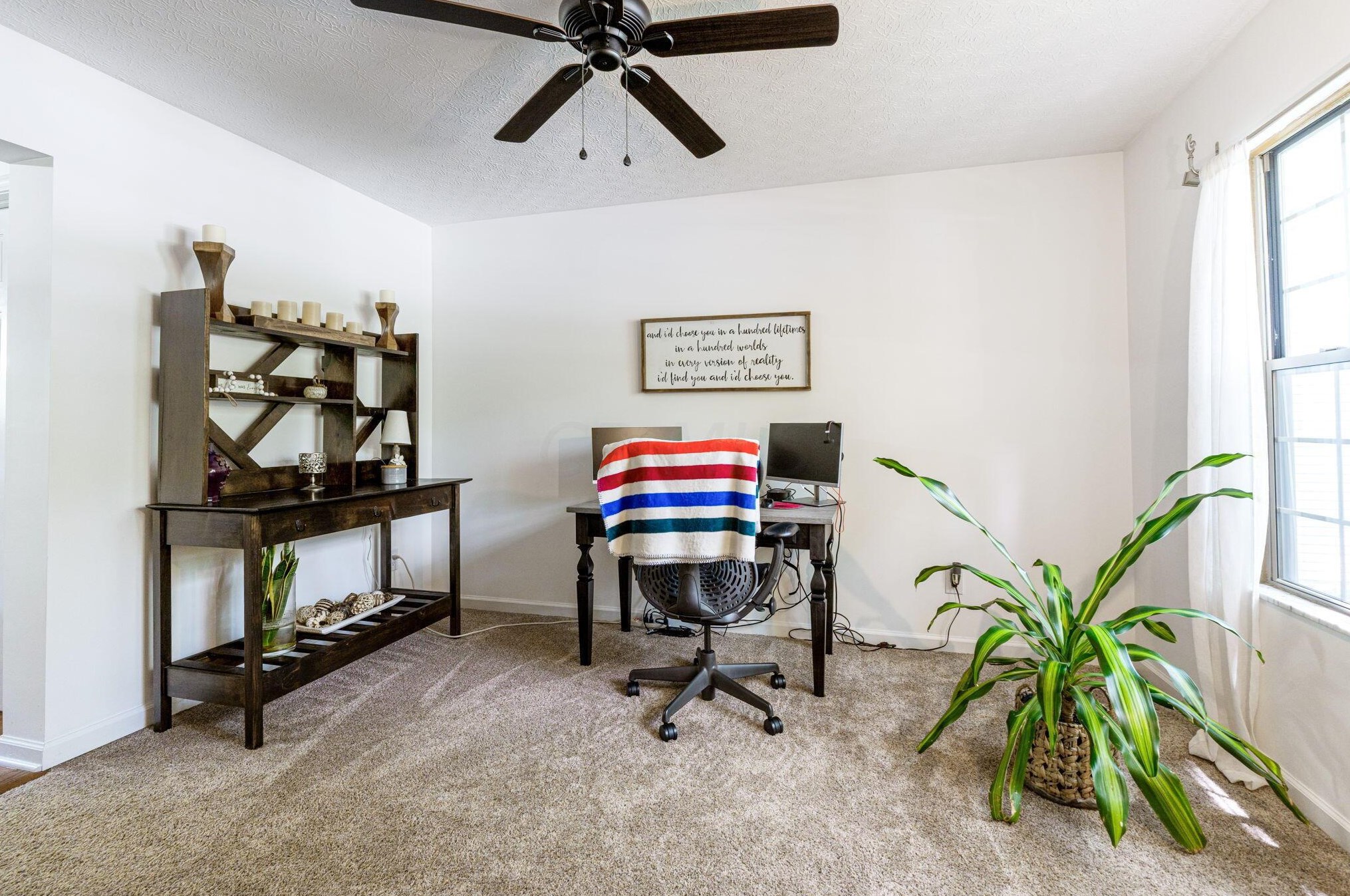 6232 Pinefield Dr, Hilliard OH  43026-7705 exterior