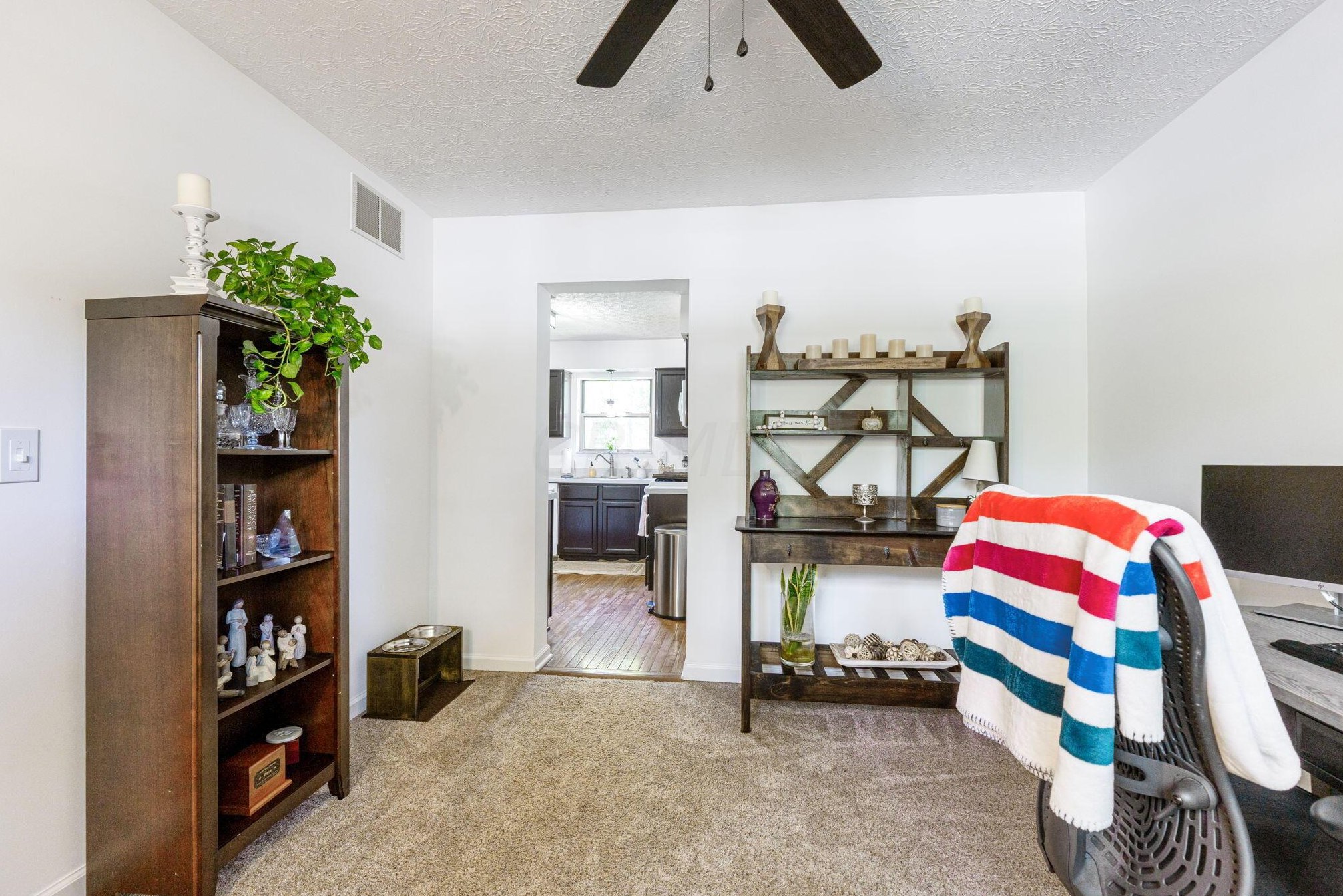 6232 Pinefield Dr, Hilliard OH  43026-7705 exterior