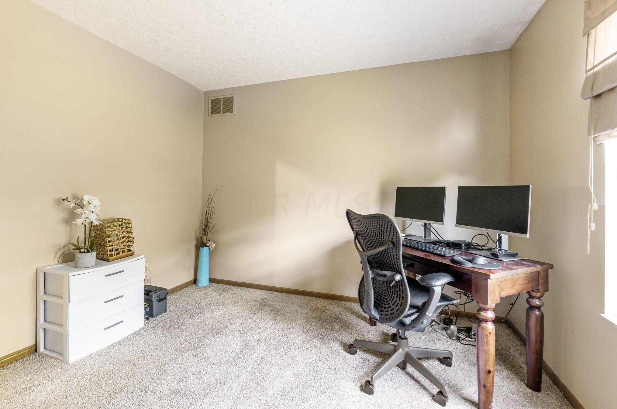 6232 Pinefield Dr, Hilliard OH  43026-7705 exterior