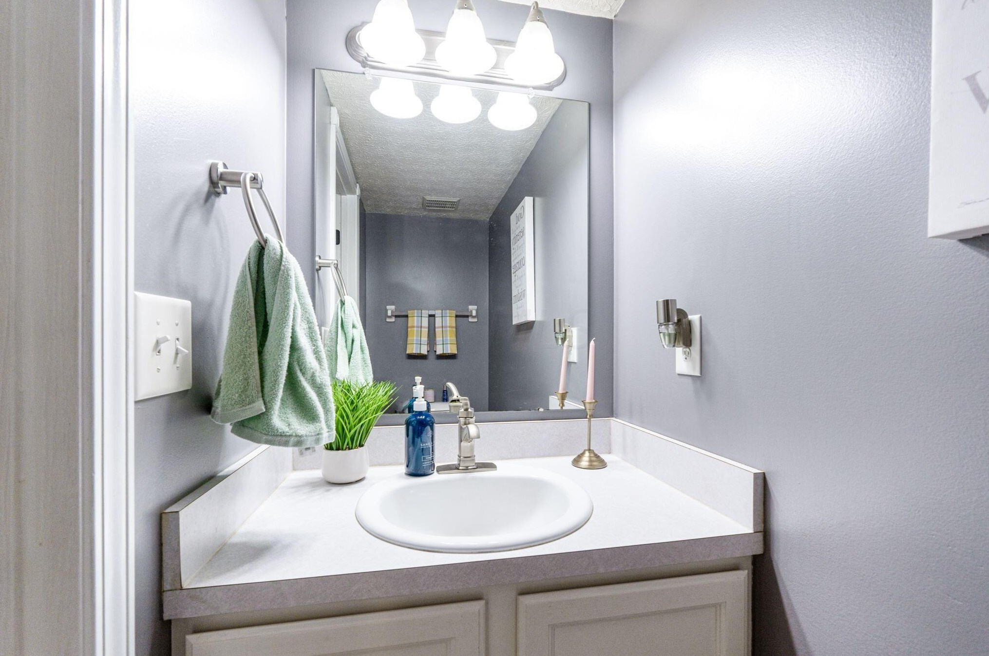 6232 Pinefield Dr, Hilliard OH  43026-7705 exterior