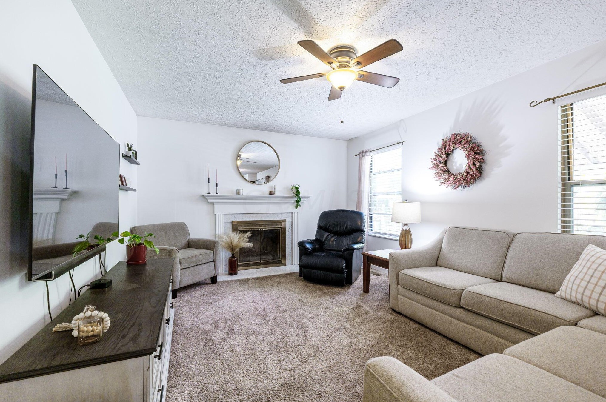 6232 Pinefield Dr, Hilliard OH  43026-7705 exterior