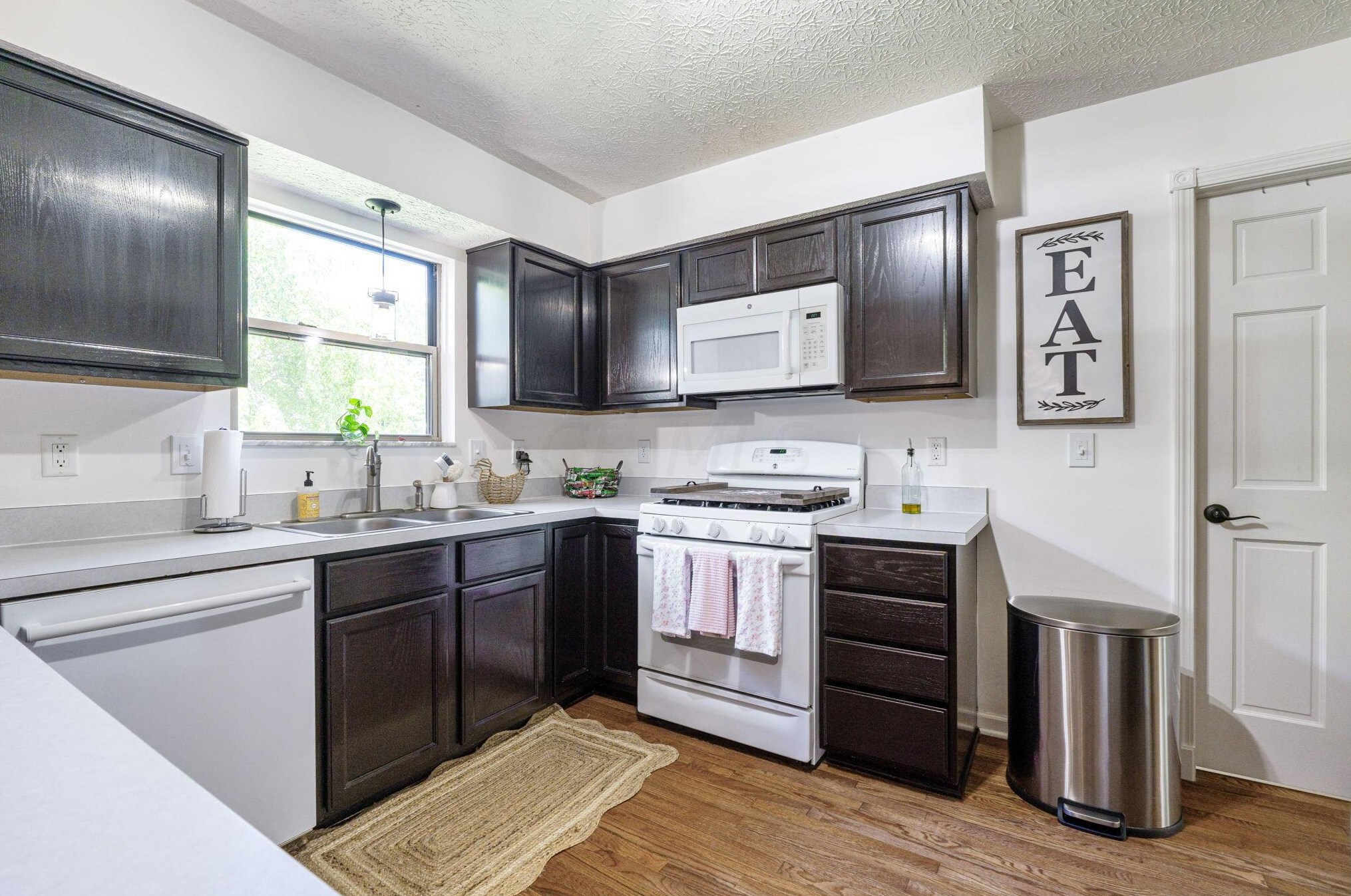 6232 Pinefield Dr, Hilliard OH  43026-7705 exterior