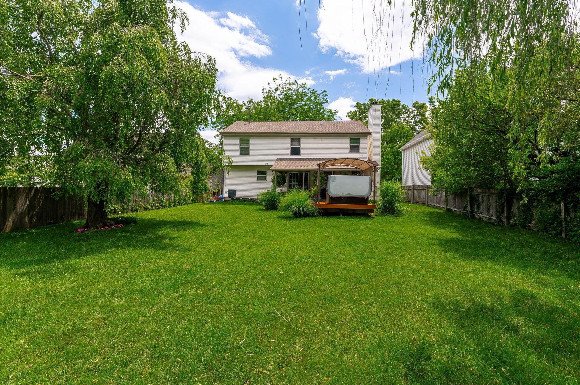 6232 Pinefield Dr, Hilliard OH  43026-7705 exterior