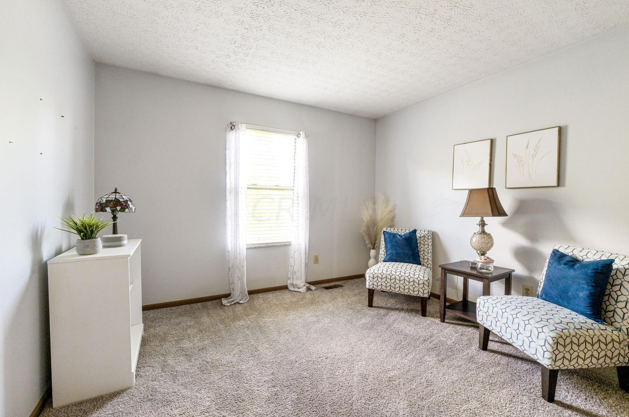 6232 Pinefield Dr, Hilliard OH  43026-7705 exterior