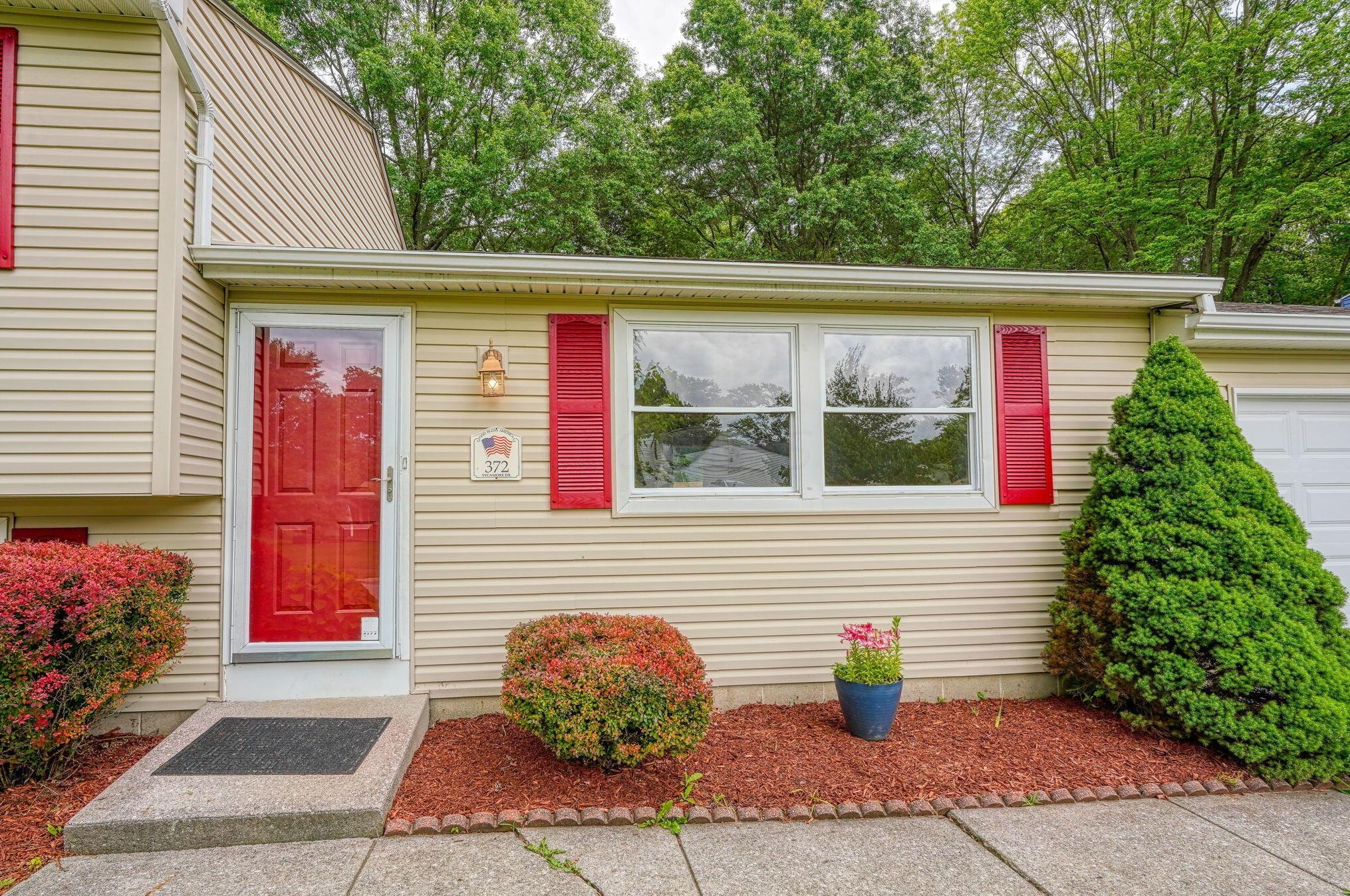 372 Sycamore Dr, Pickerington OH  43147-1399 exterior