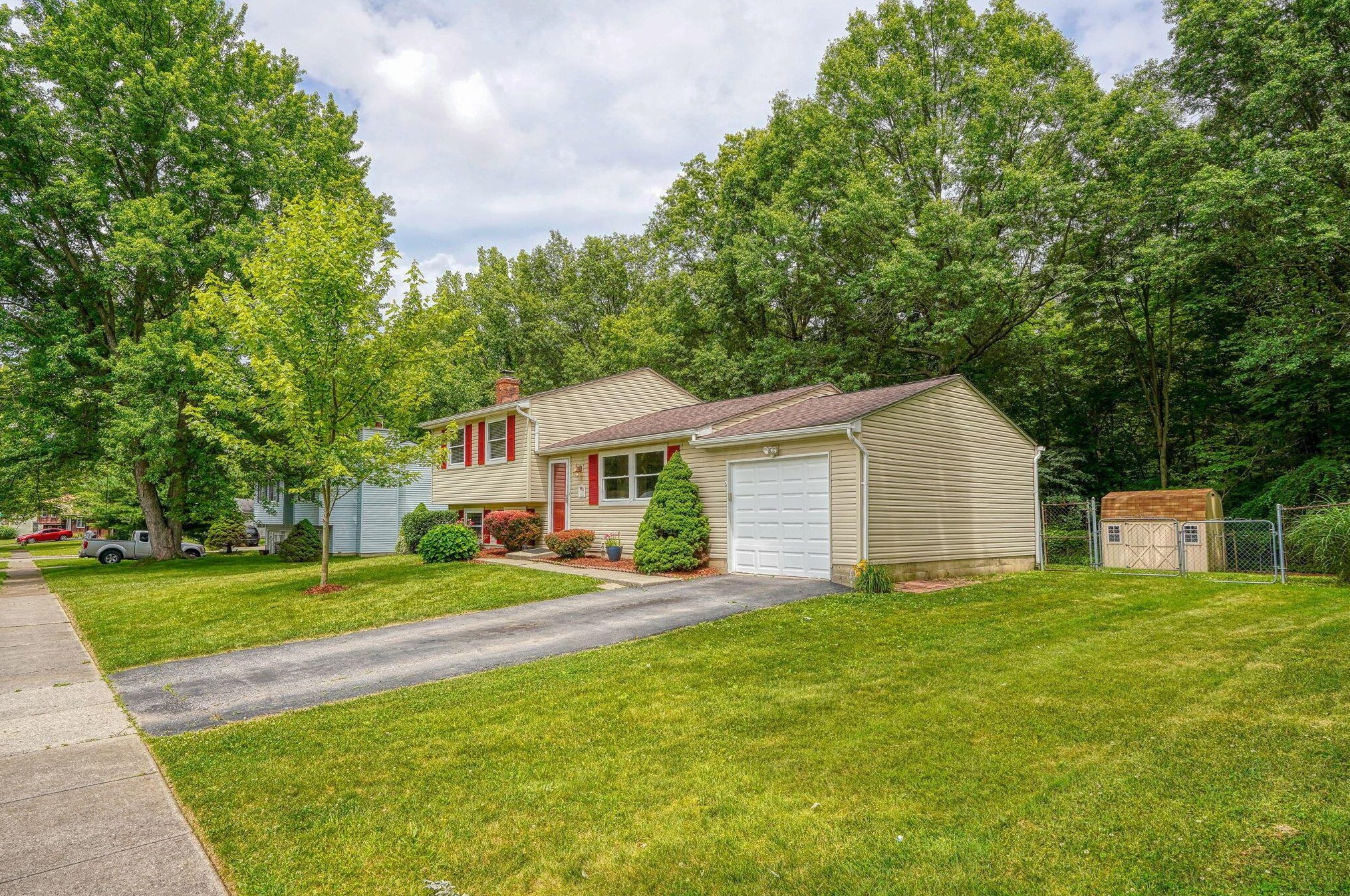 372 Sycamore Dr, Pickerington OH  43147-1399 exterior