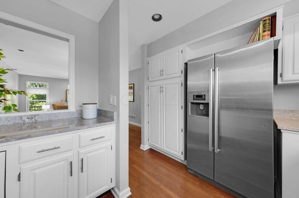 295 1st Ave, Columbus OH 43201-3389 exterior