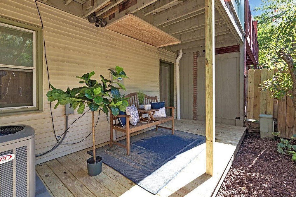 295 1st Ave, Columbus OH 43201-3389 exterior