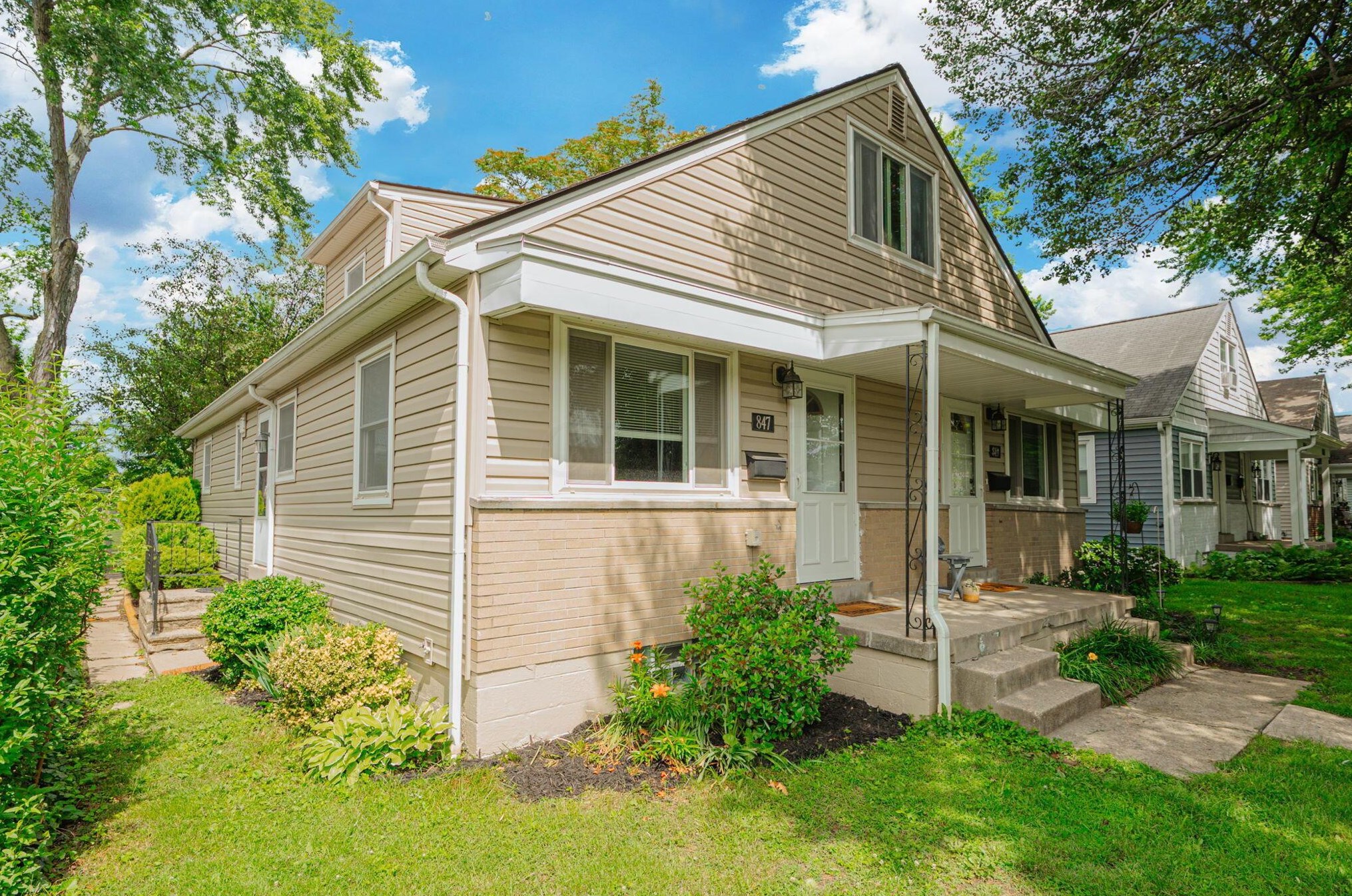 849 Palmer Rd, Columbus OH  43212-3782 exterior