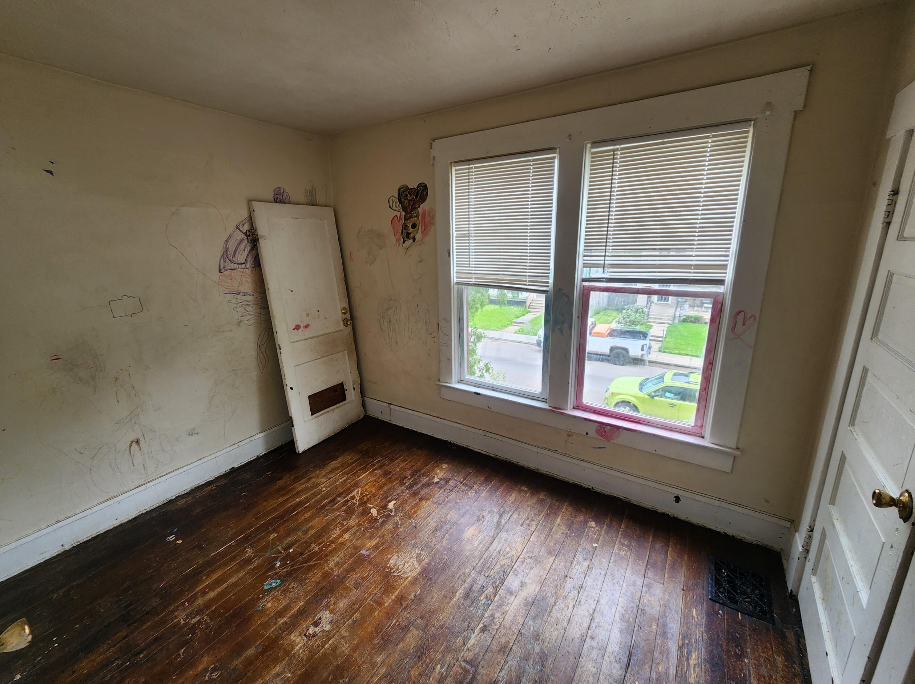 247 Midland Ave, Columbus OH  43223-1023 exterior
