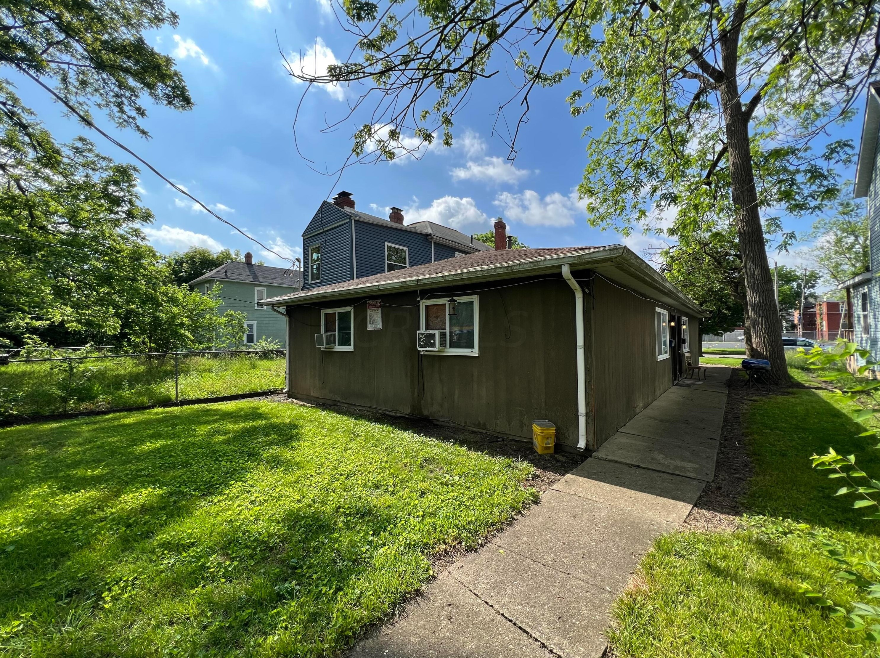 1664 Aberdeen Ave, Columbus OH  43211-1533 exterior