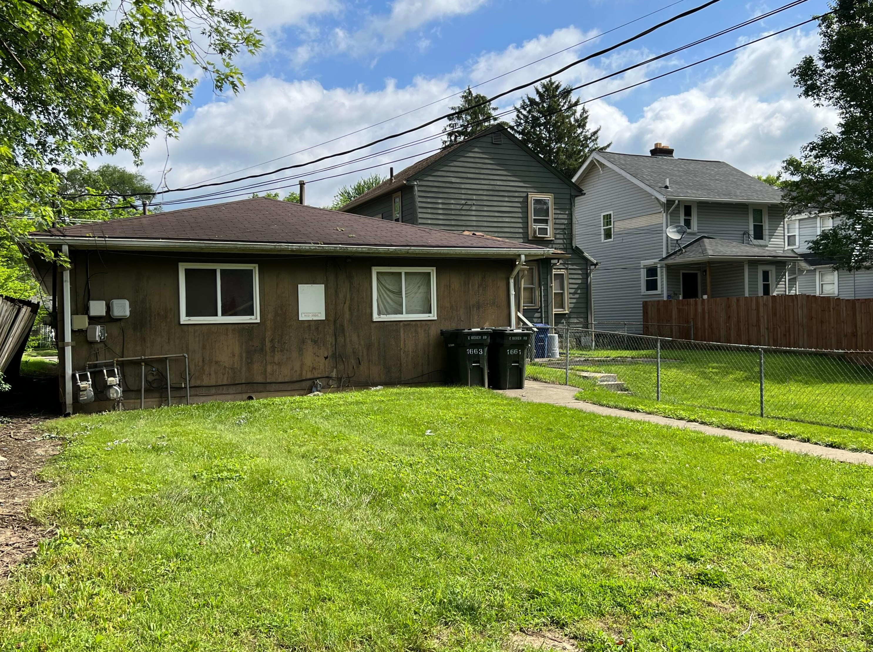 1663 Weber Rd, Columbus OH  43211-1539 exterior