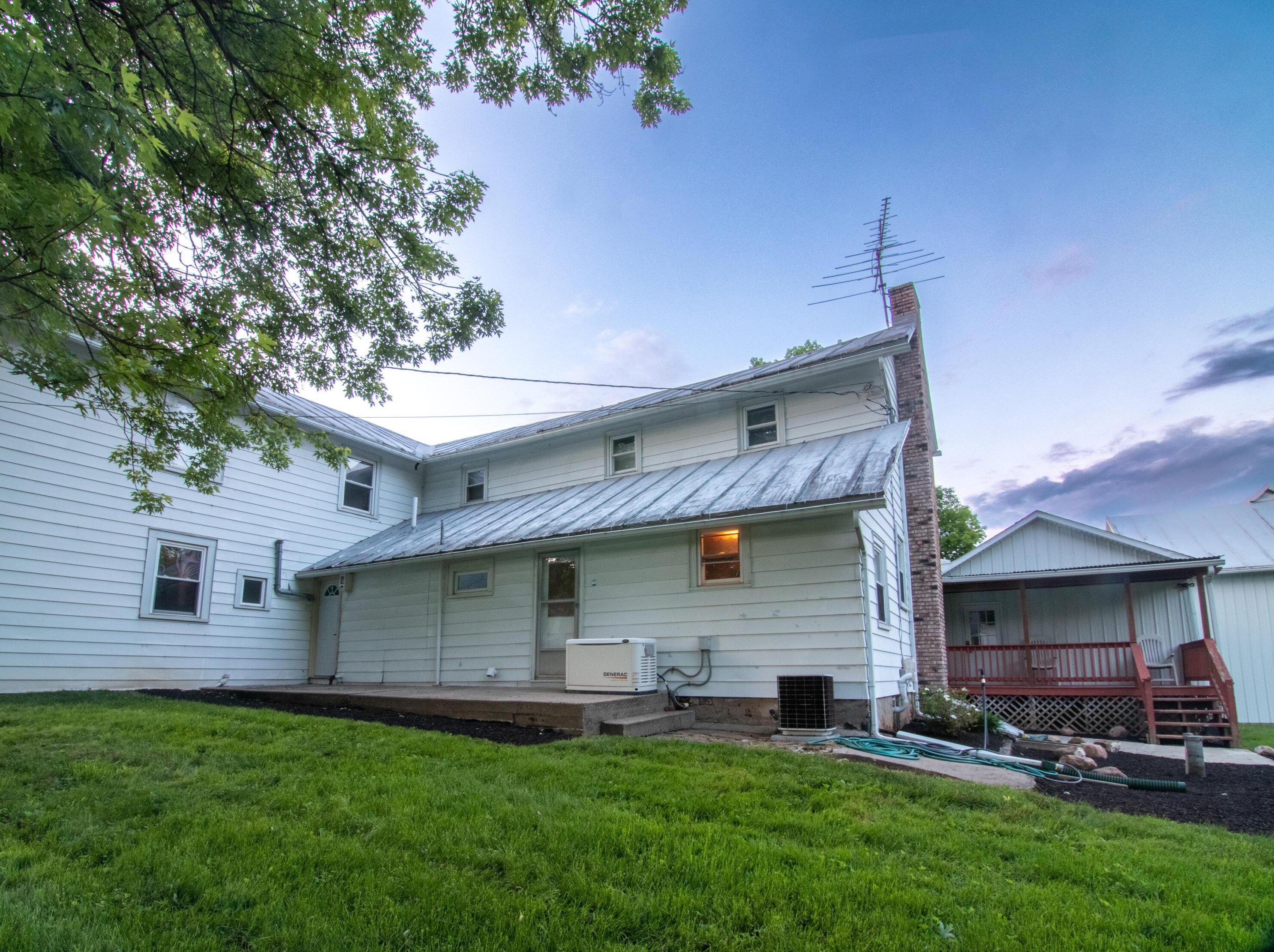 7106 Columbus Rd, Mount Vernon OH  43050-4040 exterior