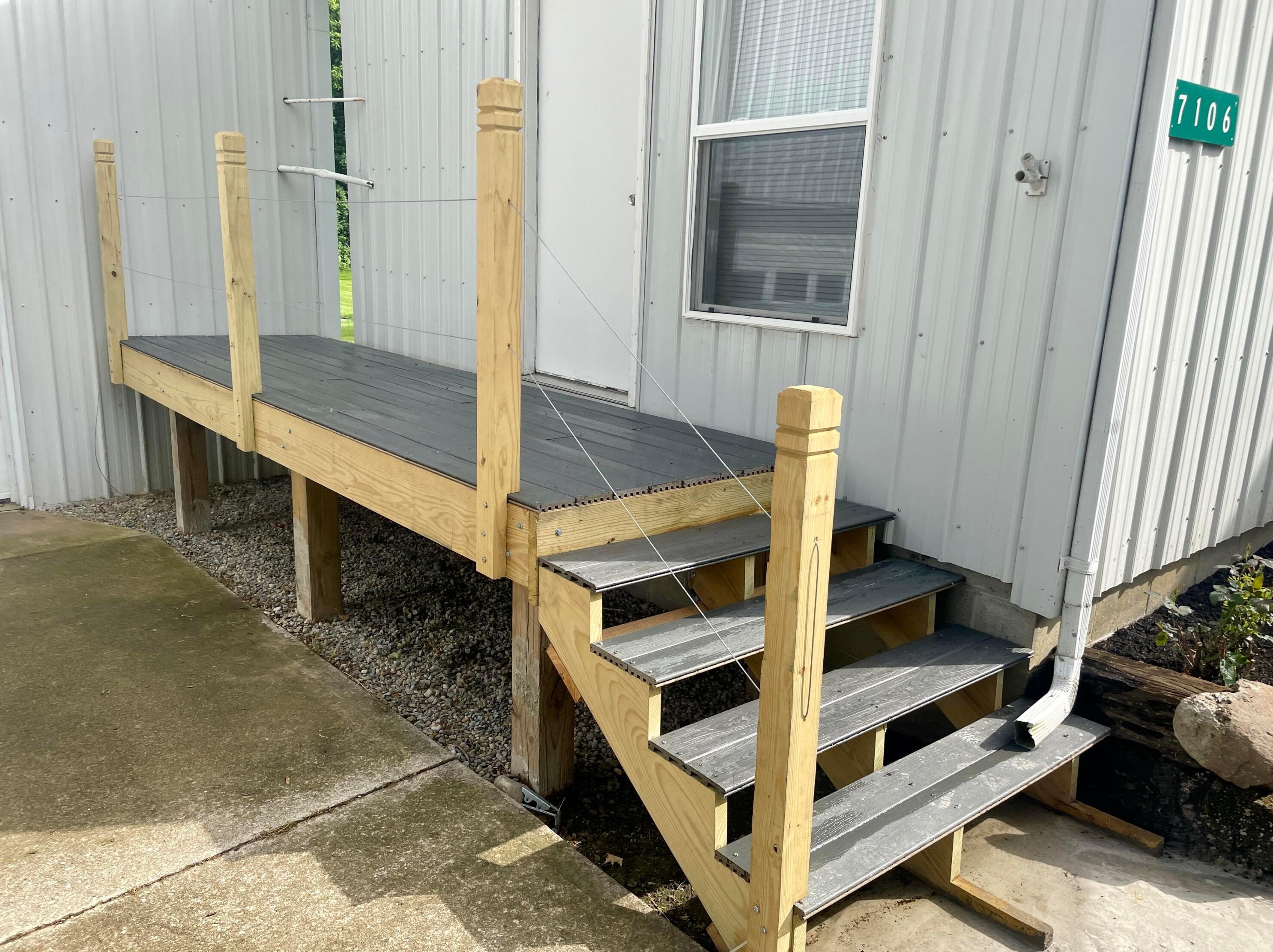 7106 Columbus Rd, Mount Vernon OH  43050-4040 exterior