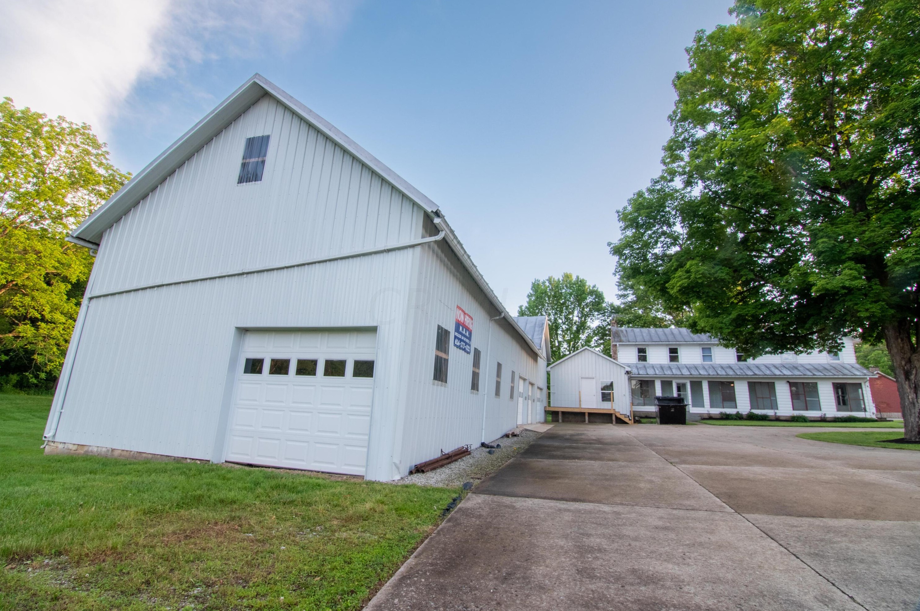 7106 Columbus Rd, Mount Vernon OH  43050-4040 exterior