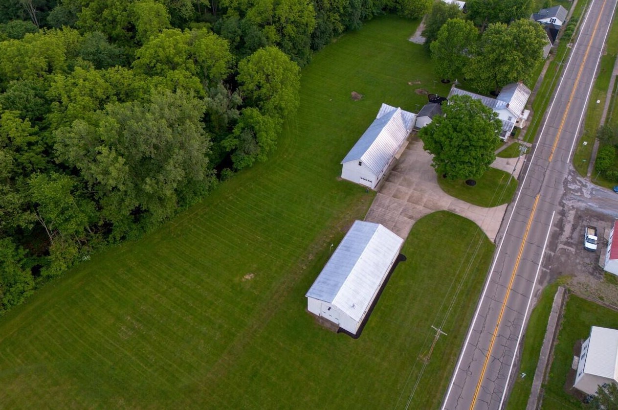 7106 Columbus Rd, Mount Vernon OH  43050-4040 exterior