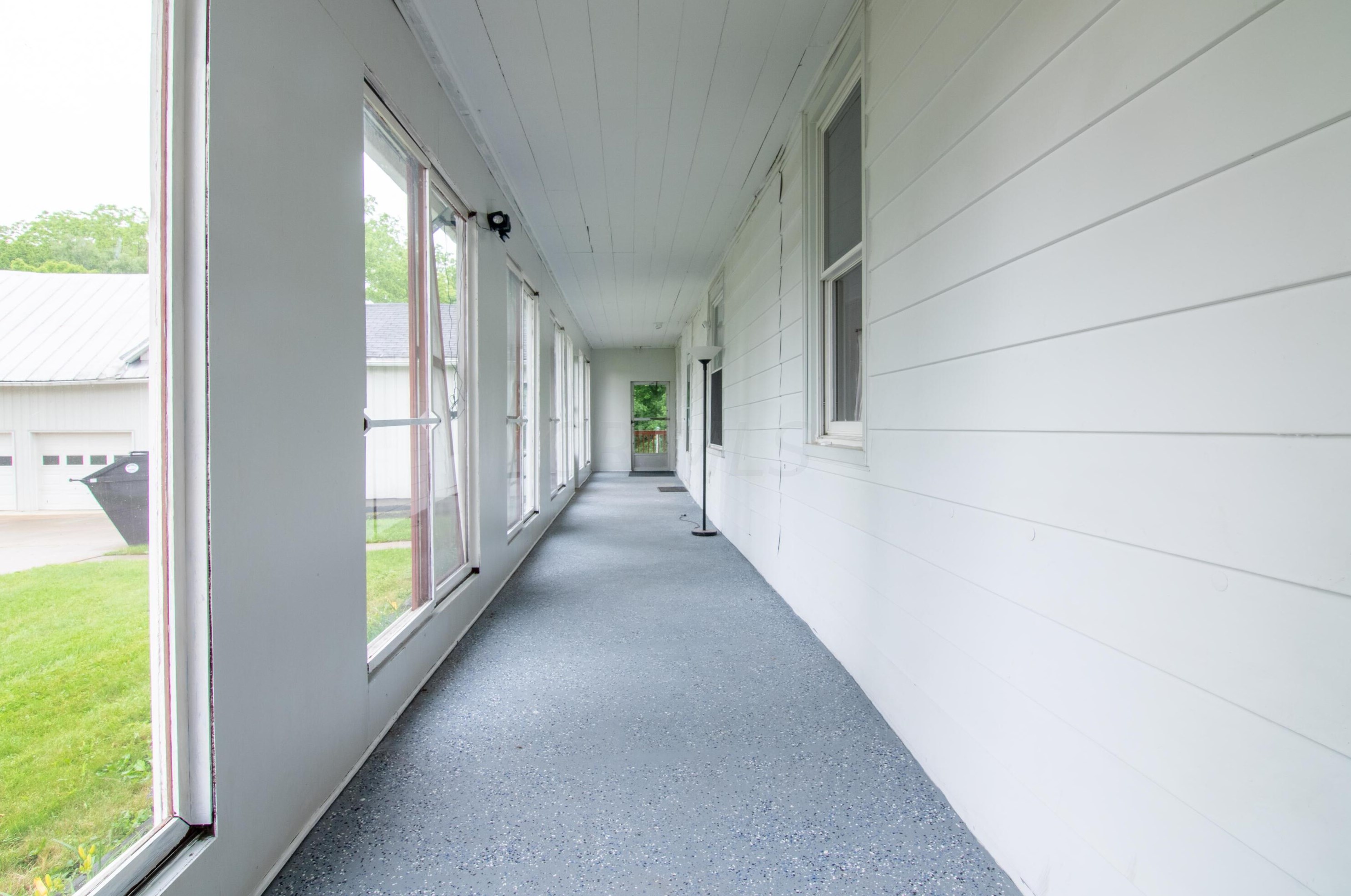 7106 Columbus Rd, Mount Vernon OH  43050-4040 exterior