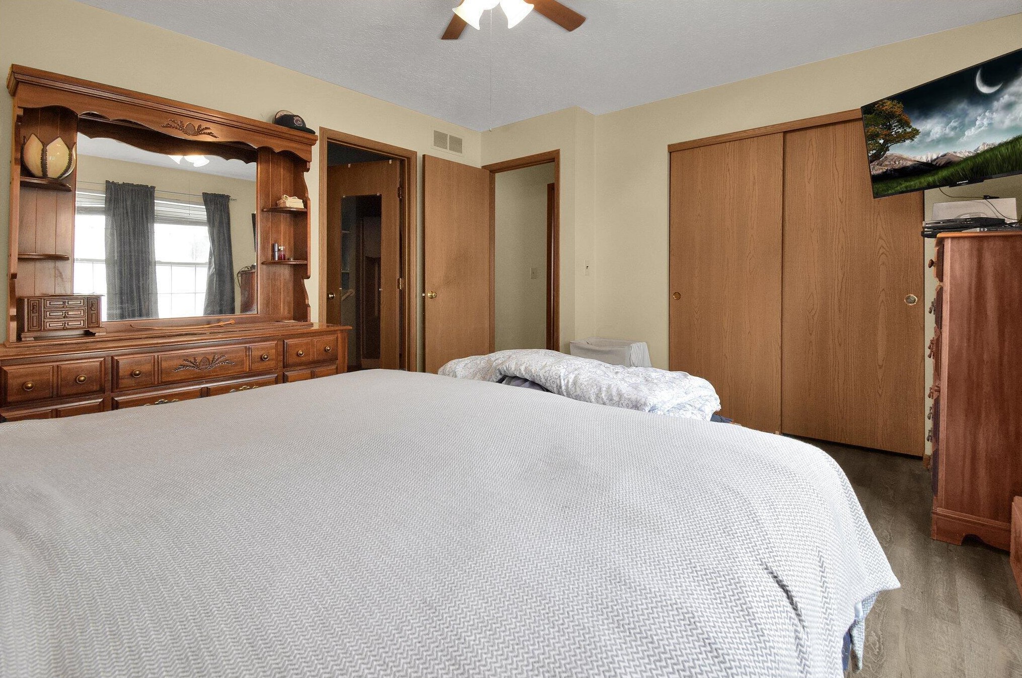 1101 Esther Dr, Columbus OH  43207-4277 exterior