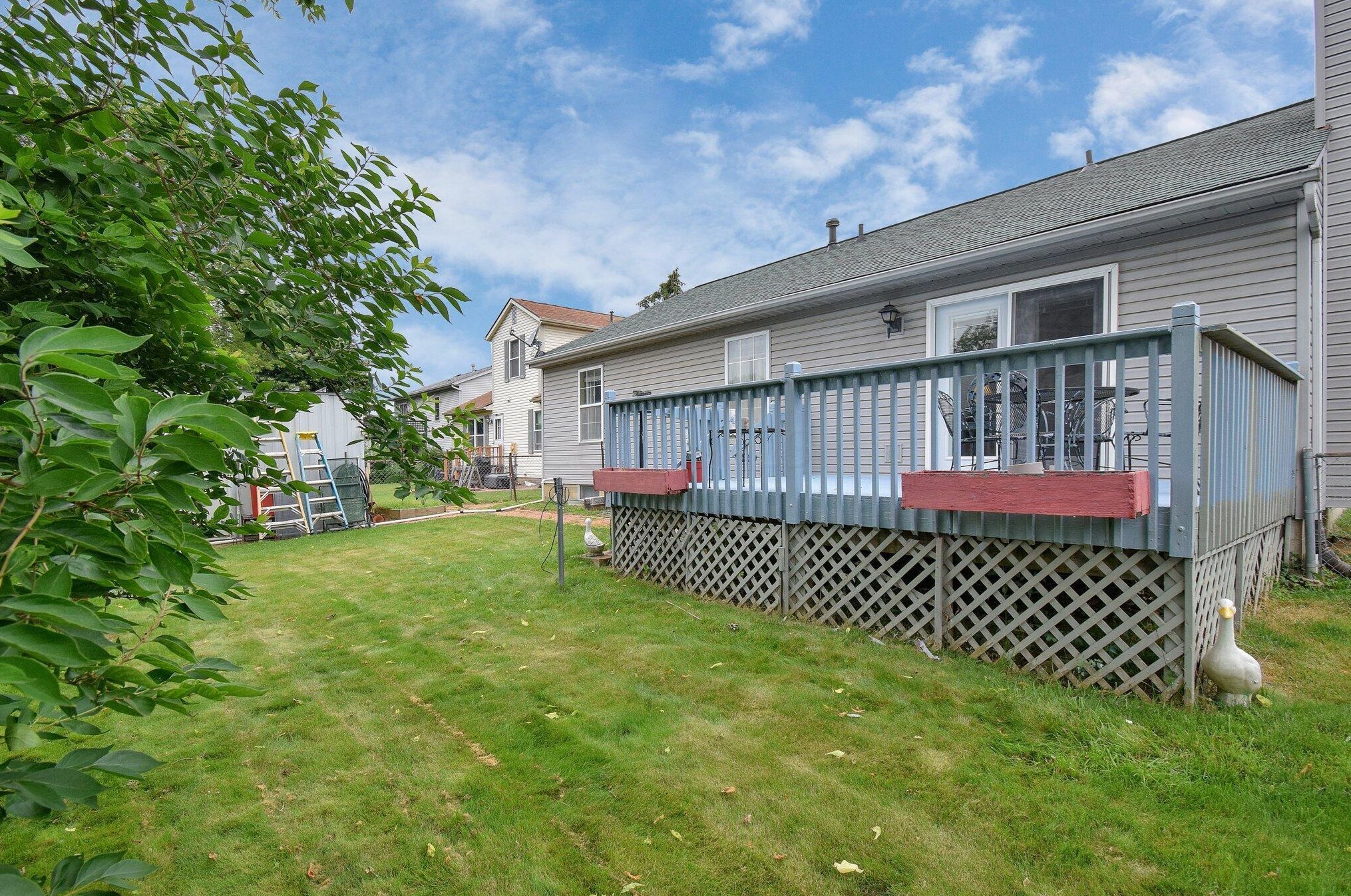 1101 Esther Dr, Columbus OH  43207-4277 exterior