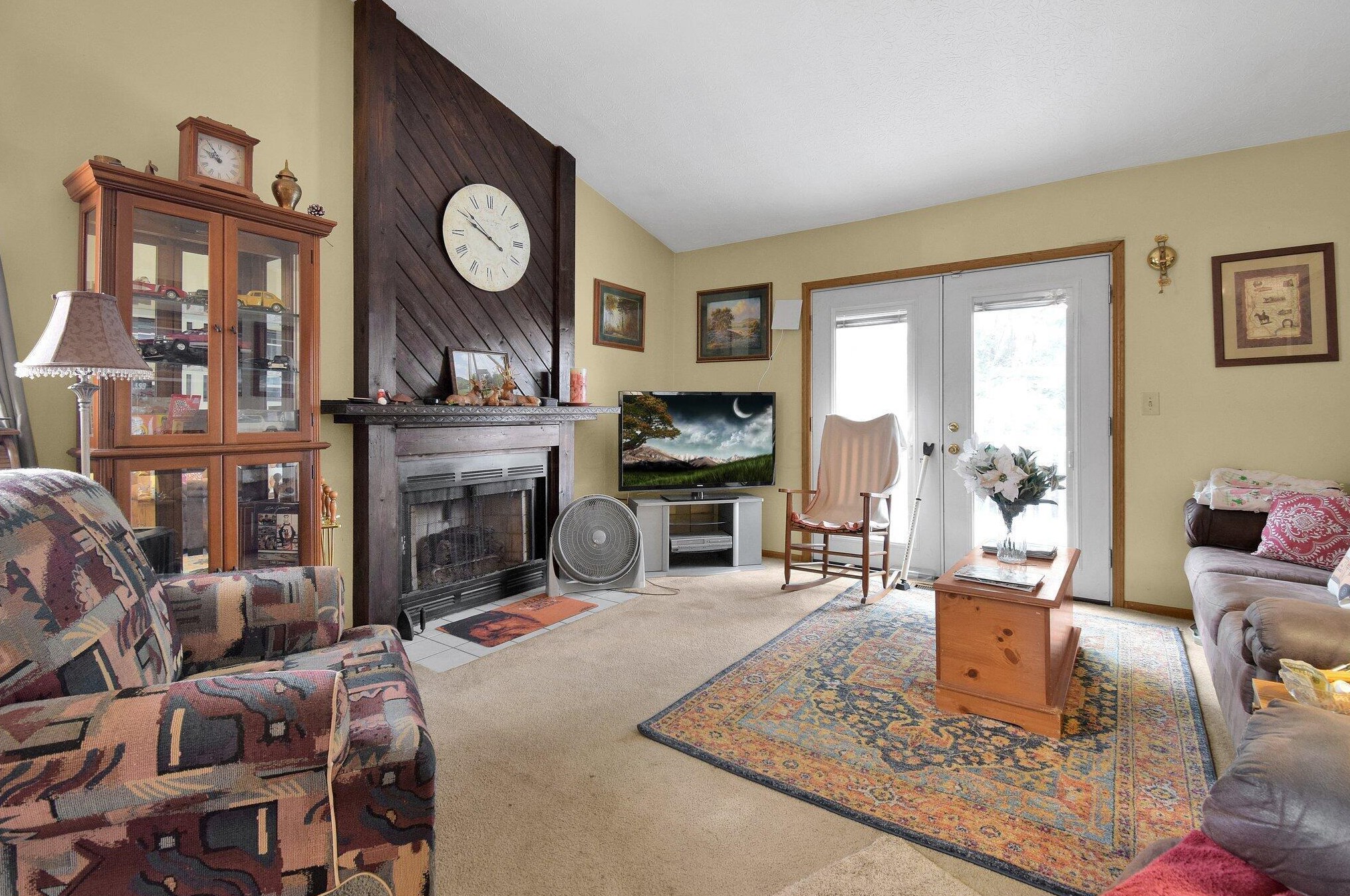 1101 Esther Dr, Columbus OH  43207-4277 exterior