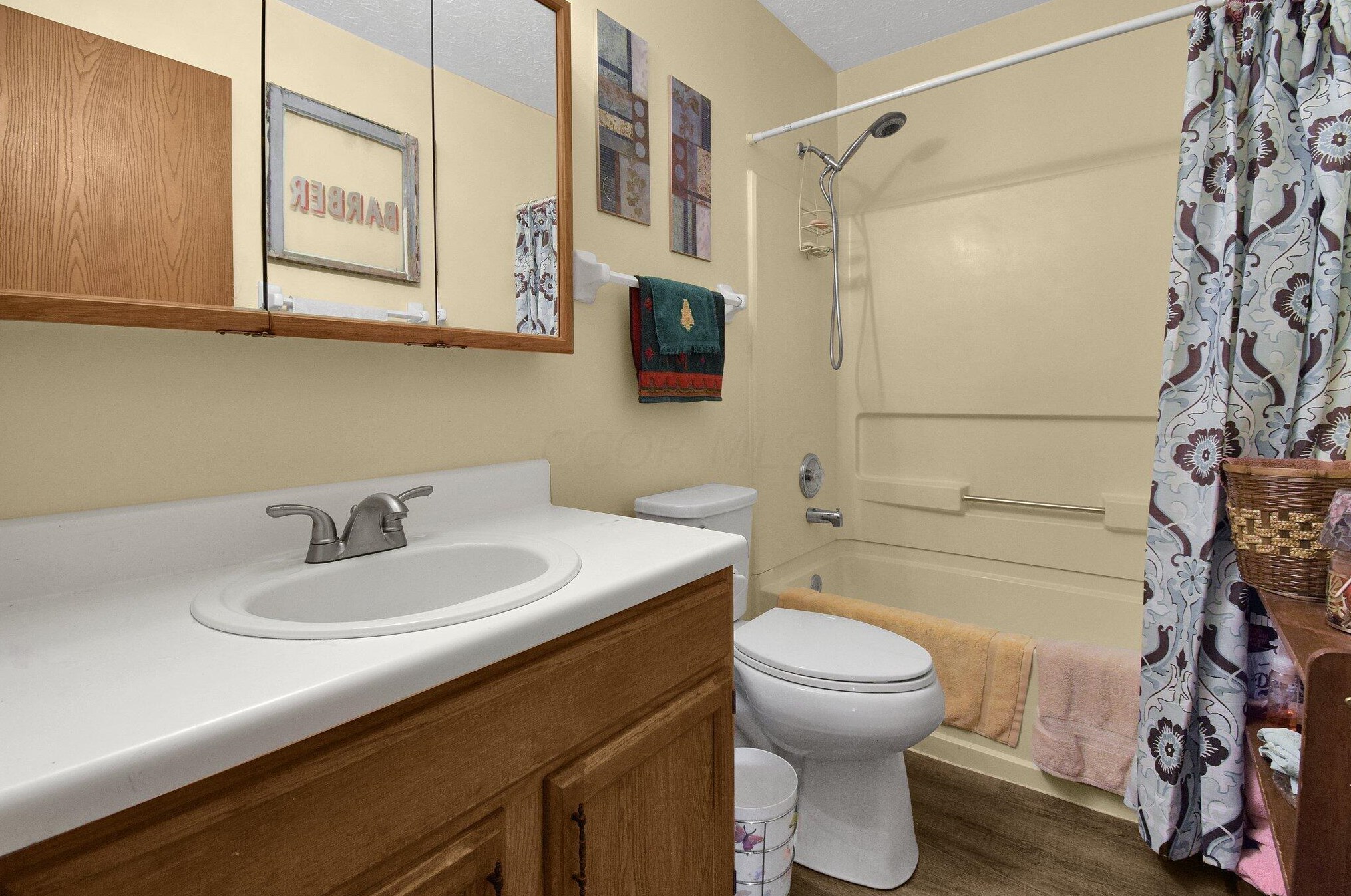 1101 Esther Dr, Columbus OH  43207-4277 exterior