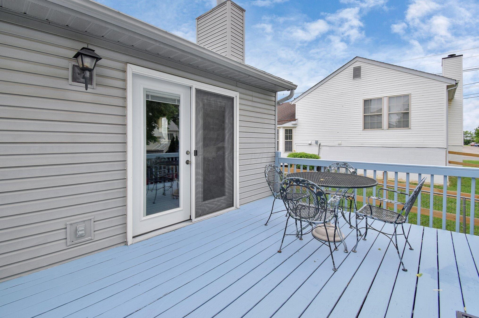 1101 Esther Dr, Columbus OH  43207-4277 exterior