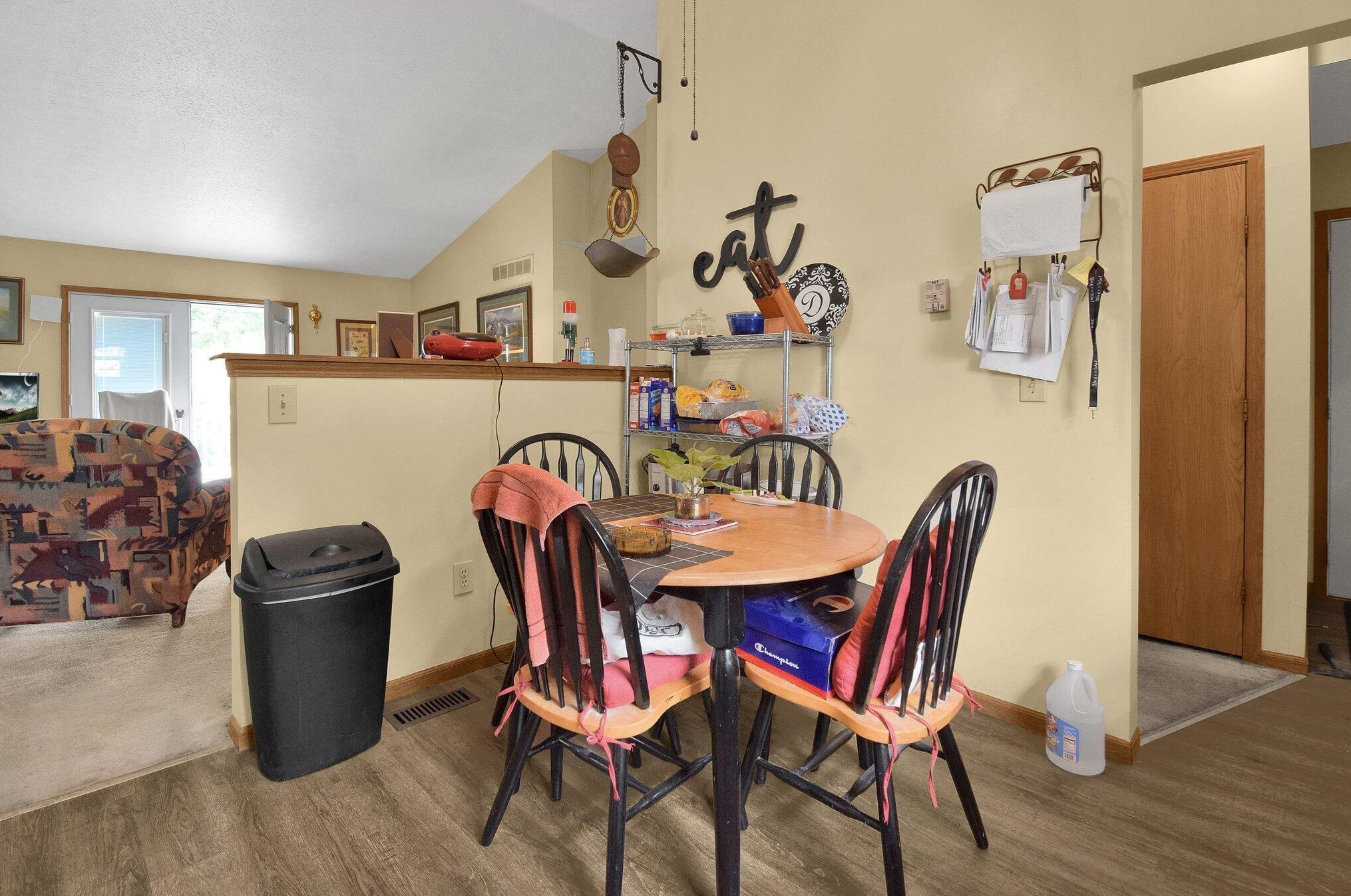 1101 Esther Dr, Columbus OH  43207-4277 exterior