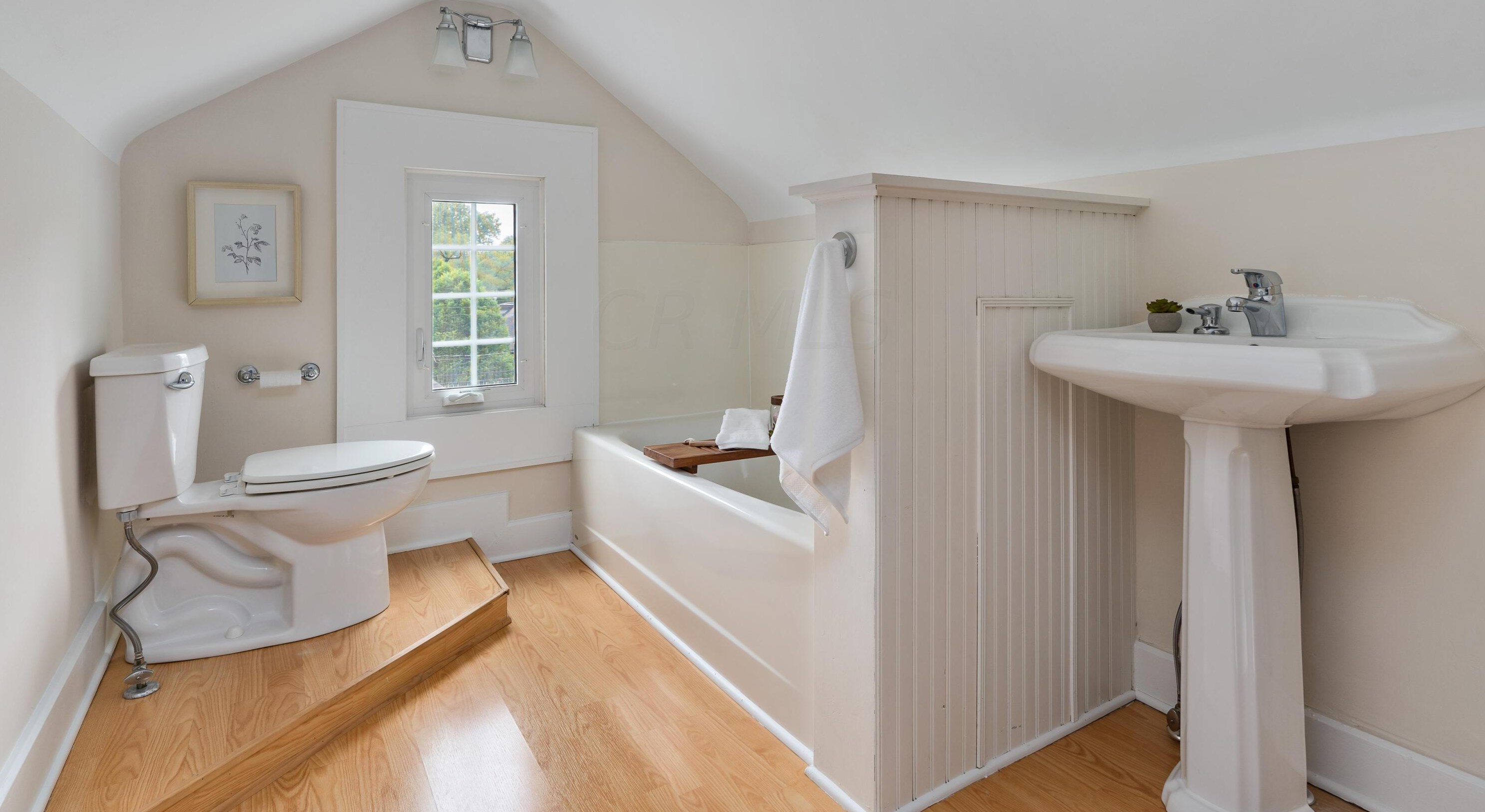 2347 Bexley Park Rd, Columbus OH 43209-2231 exterior