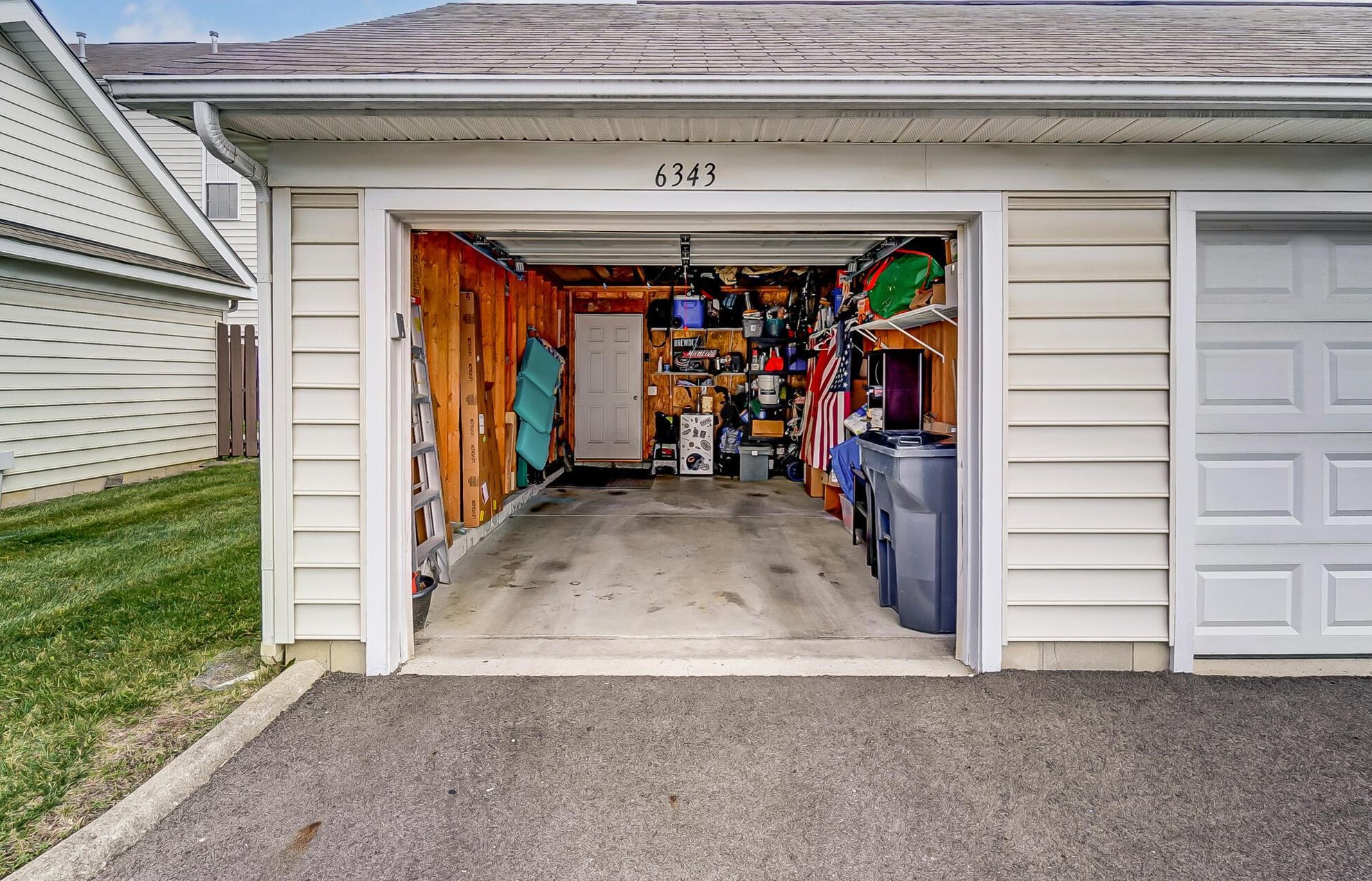 6343 Hares Ear Dr, Columbus OH  43230-6448 exterior