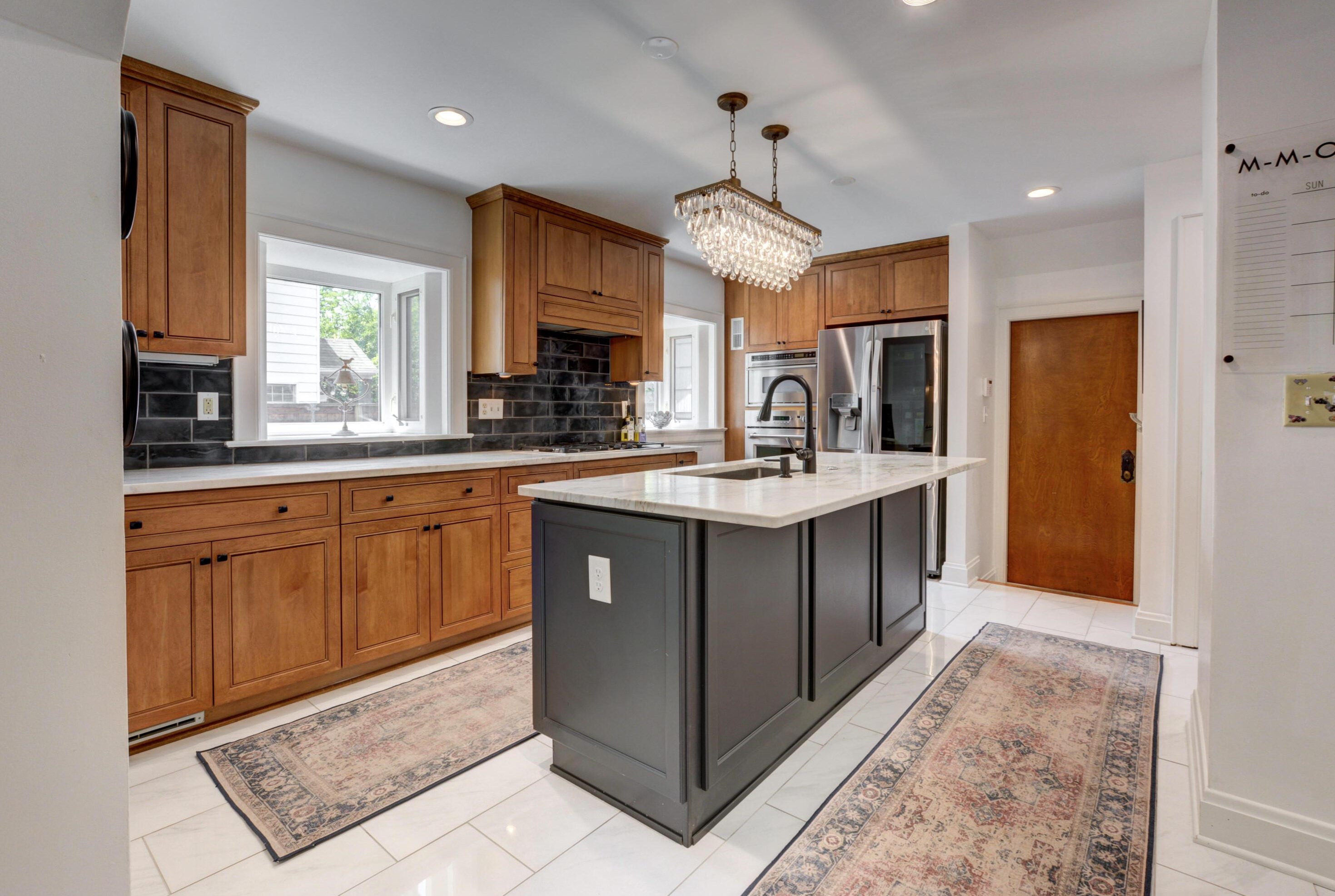 1826 Baldridge Rd, Columbus OH 43221-3811 exterior