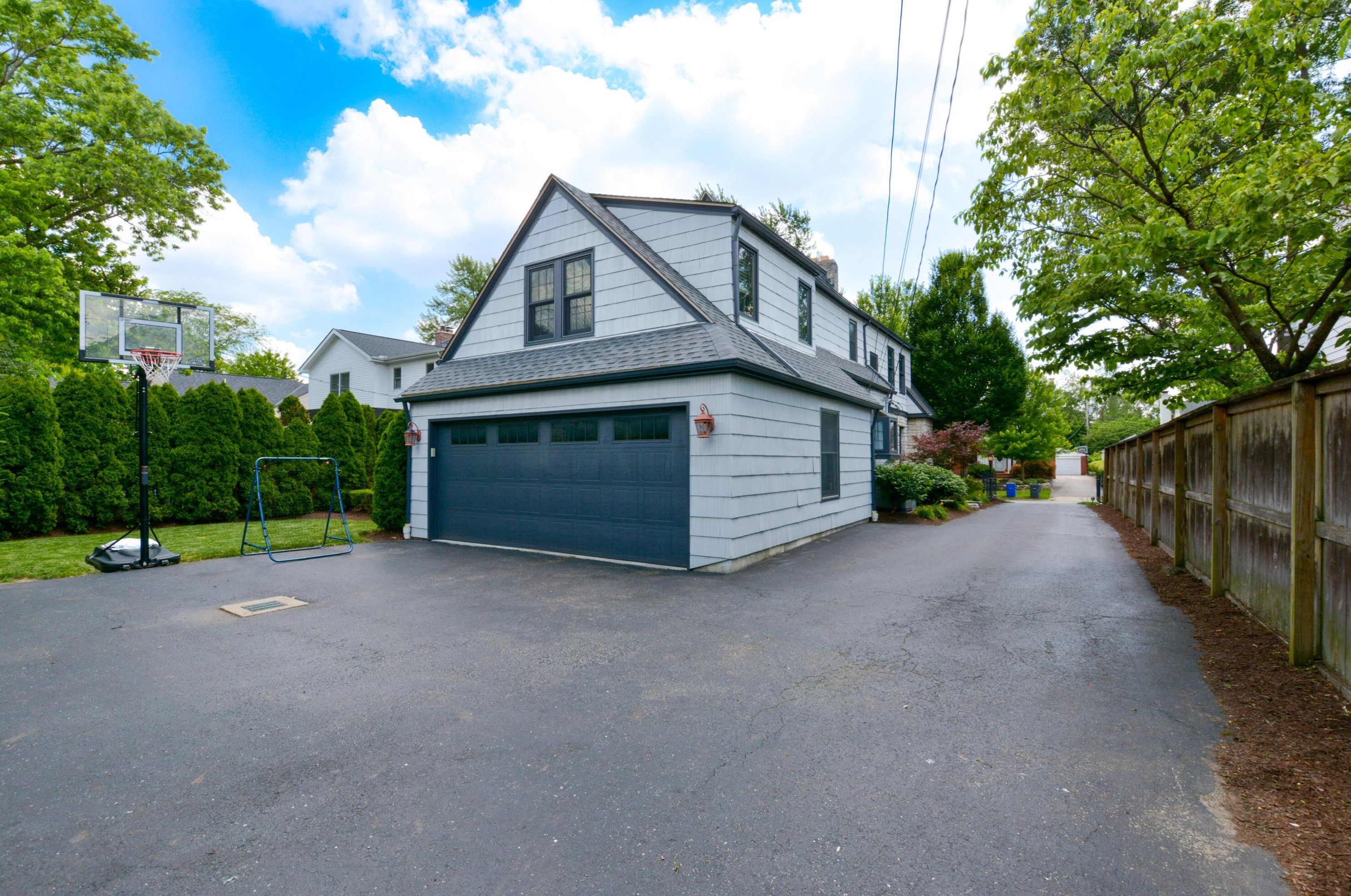 1826 Baldridge Rd, Columbus OH 43221-3811 exterior